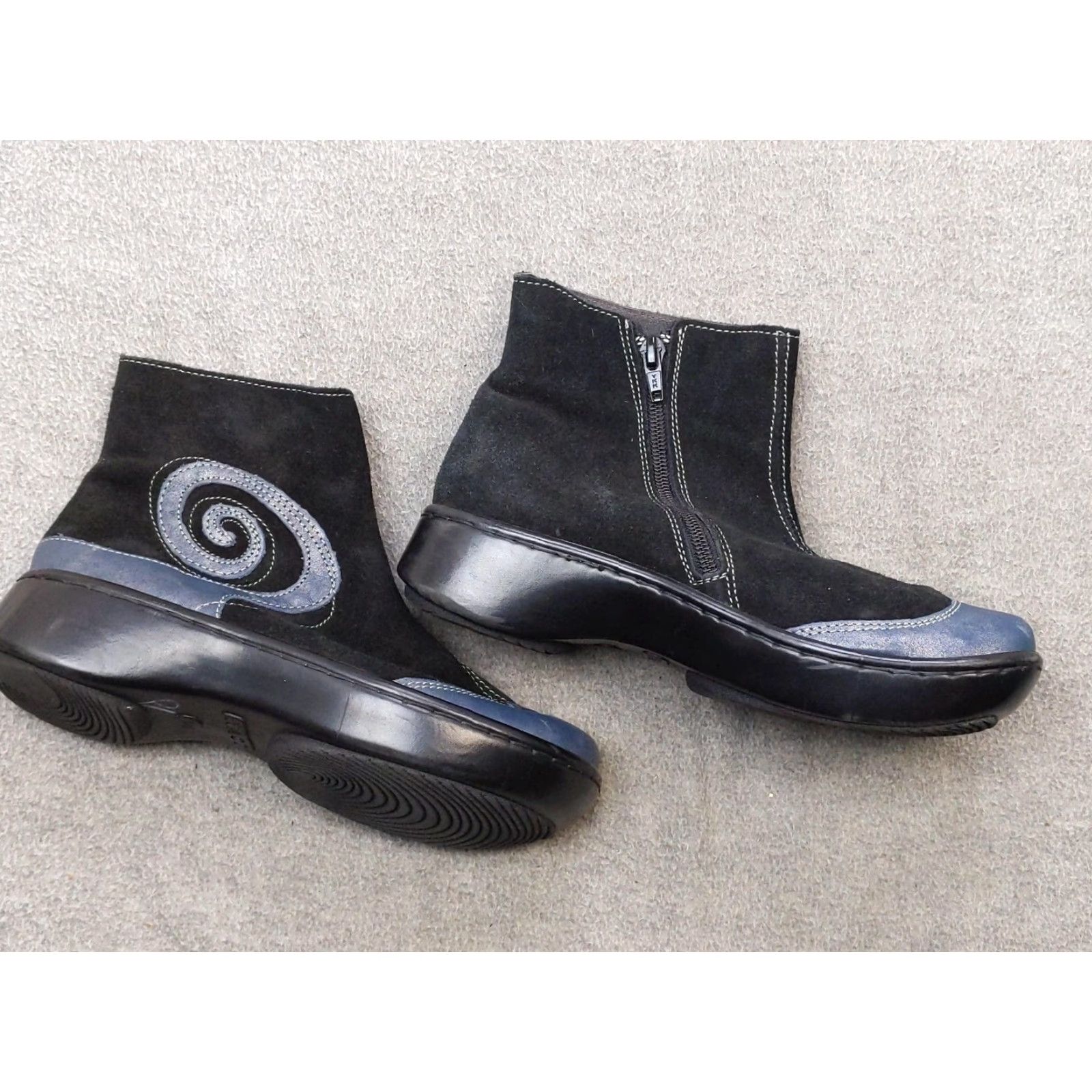 Vintage VINTAGE Naot Ankle Boots Womens 5 39 Black Blue Leather Suede Side Zip Booties Comfort Size US 5 / IT 35 - 2 Thumbnail