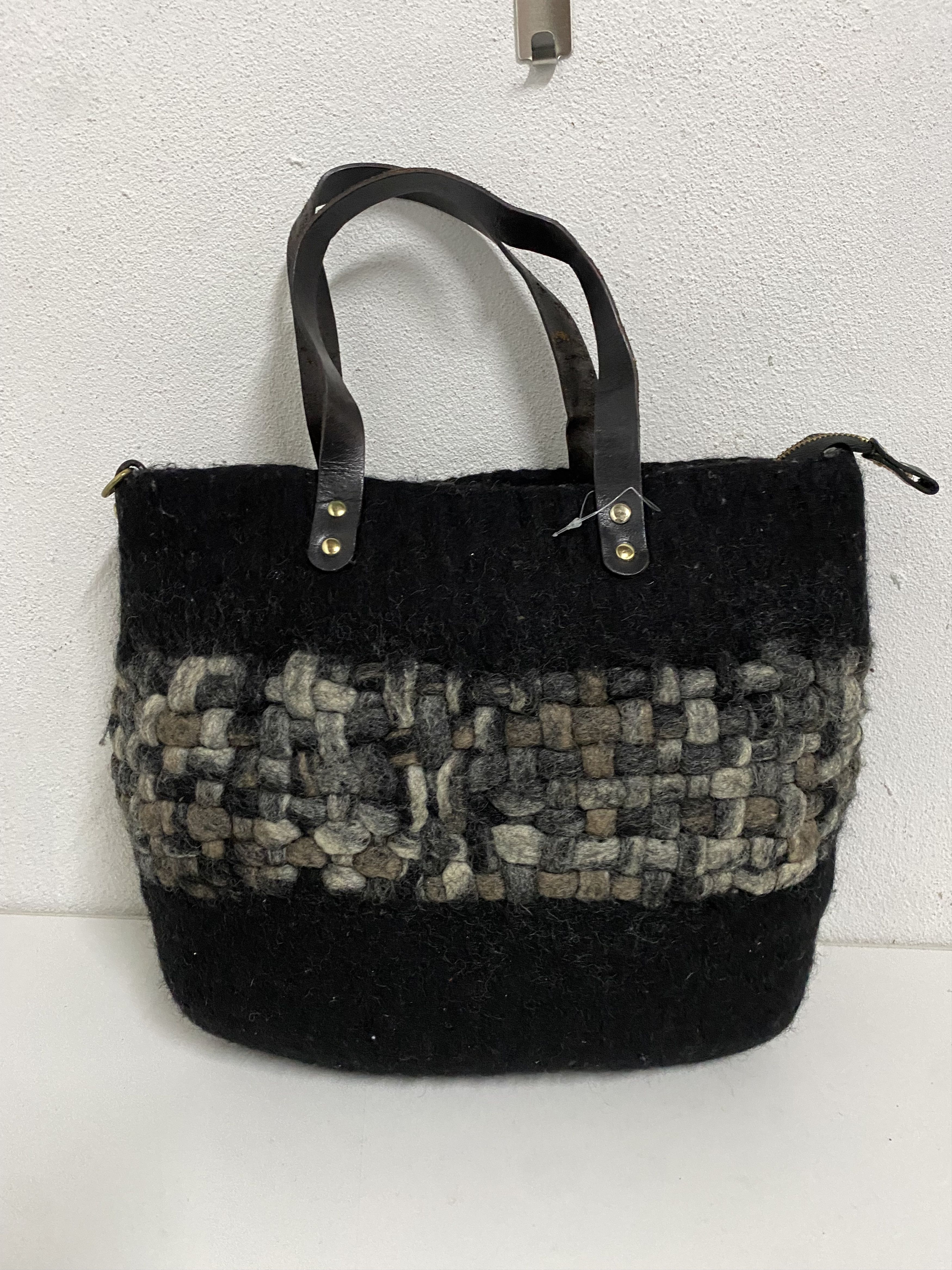 Handmade Wool Handmade Bag Size ONE SIZE - 4 Thumbnail