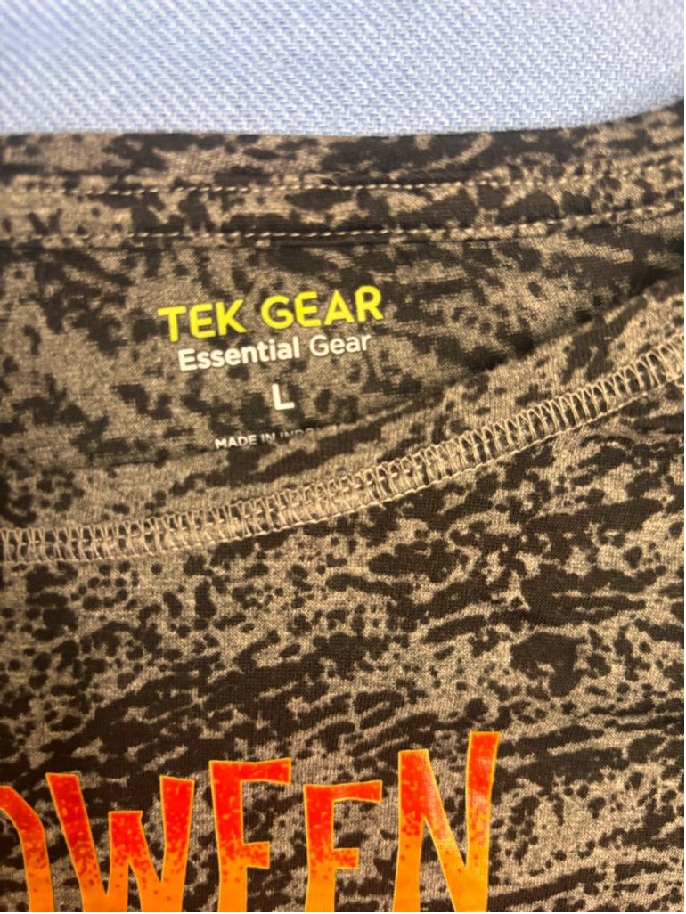 Tek Gear Women's Tek Gear Halloween Graphic Tee, Size L, Gray & Black Size L / US 10 / IT 46 - 7 Thumbnail