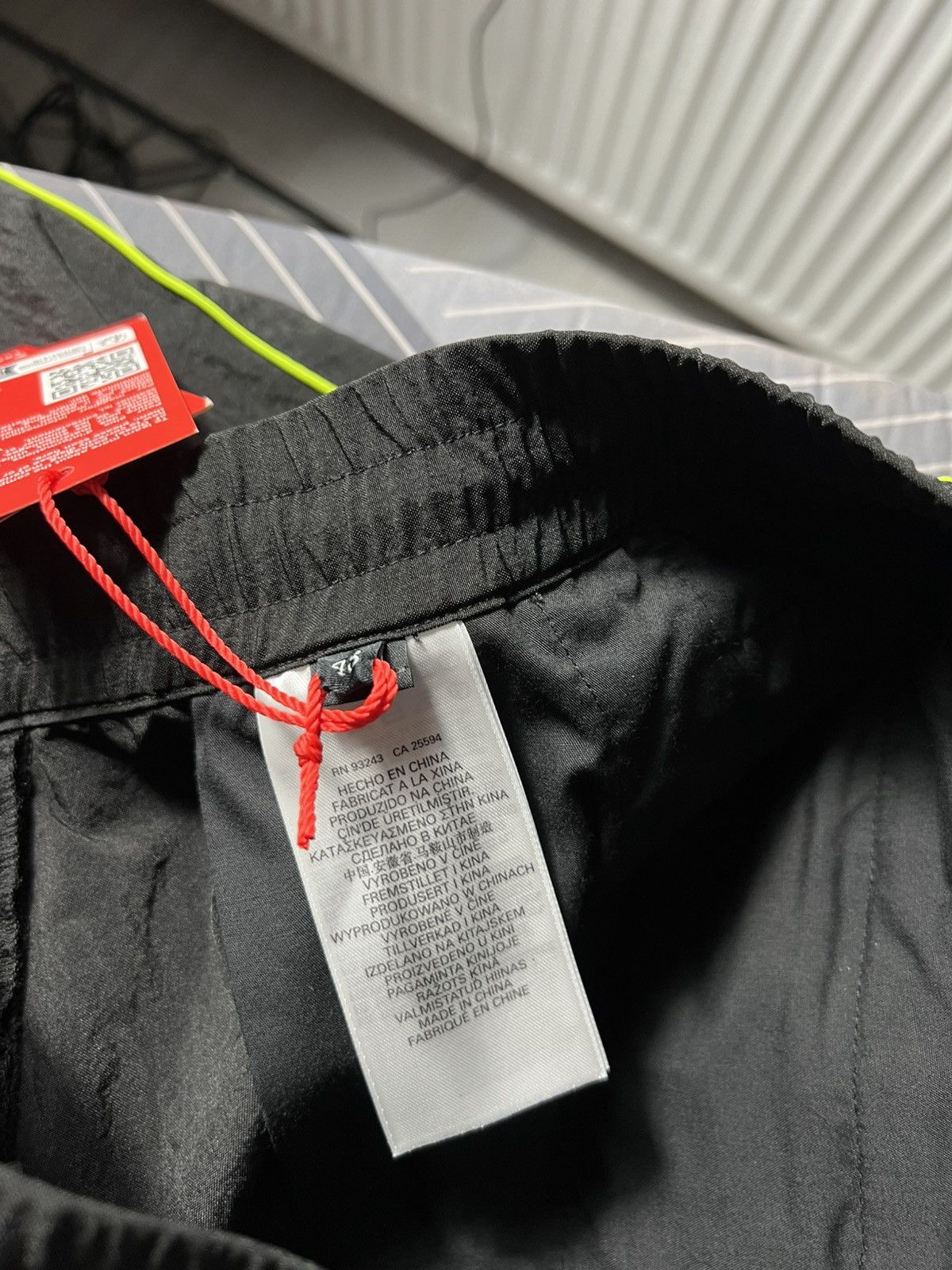 Diesel Diesel Crinkle Nylon Tech Track Pants Black/Neon Size 48 W32 Size US 32 / EU 48 - 15 Thumbnail