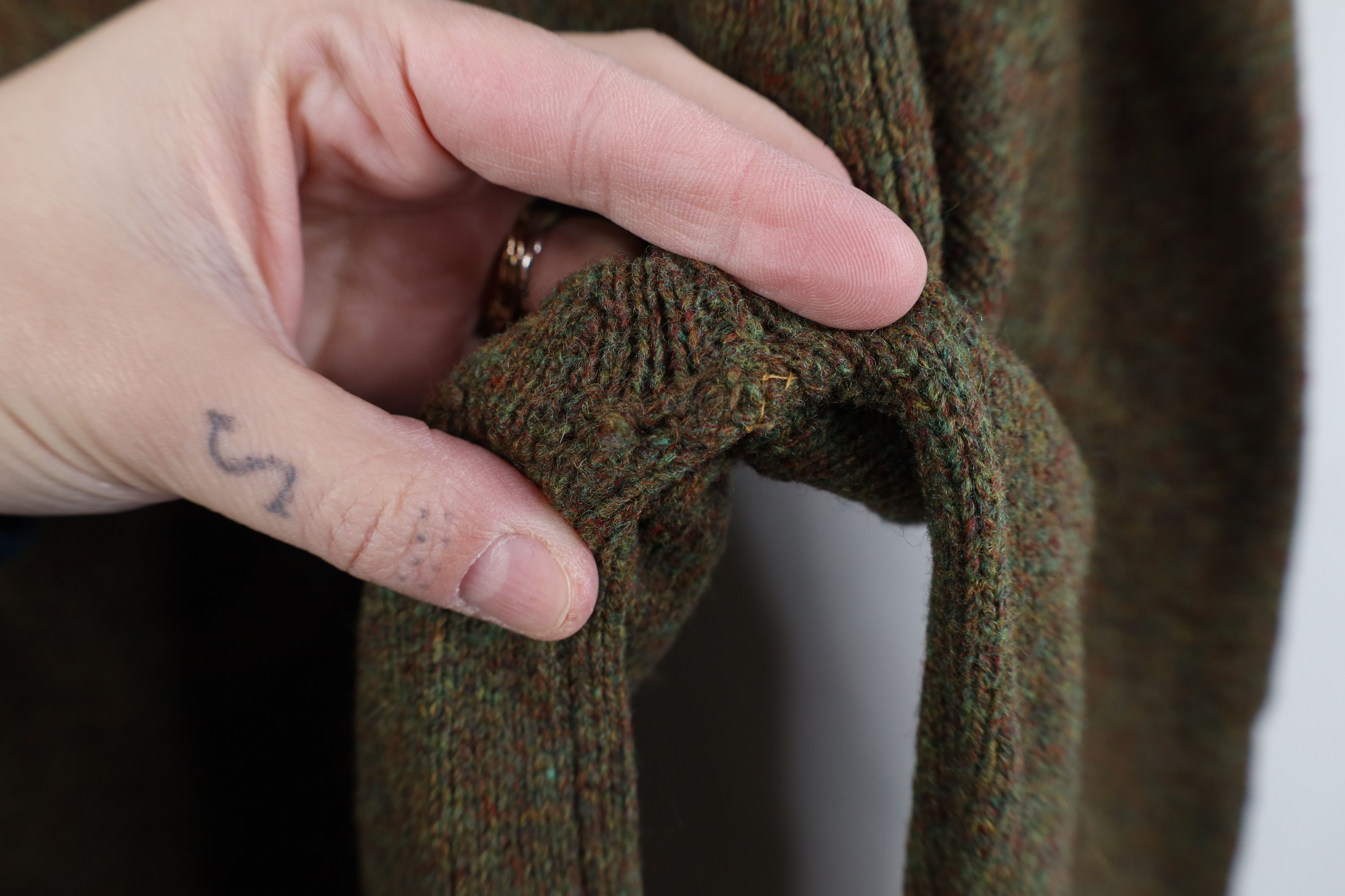 Vintage Vintage 50s Fleck Elbow Patch Wool Knit V-Neck Sweater Size US XL / EU 56 / 4 - 9 Thumbnail