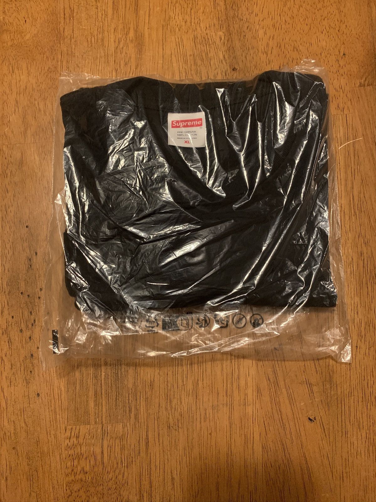 Supreme Supreme Strawberries L/S Tee Size US XL / EU 56 / 4 - 3 Thumbnail