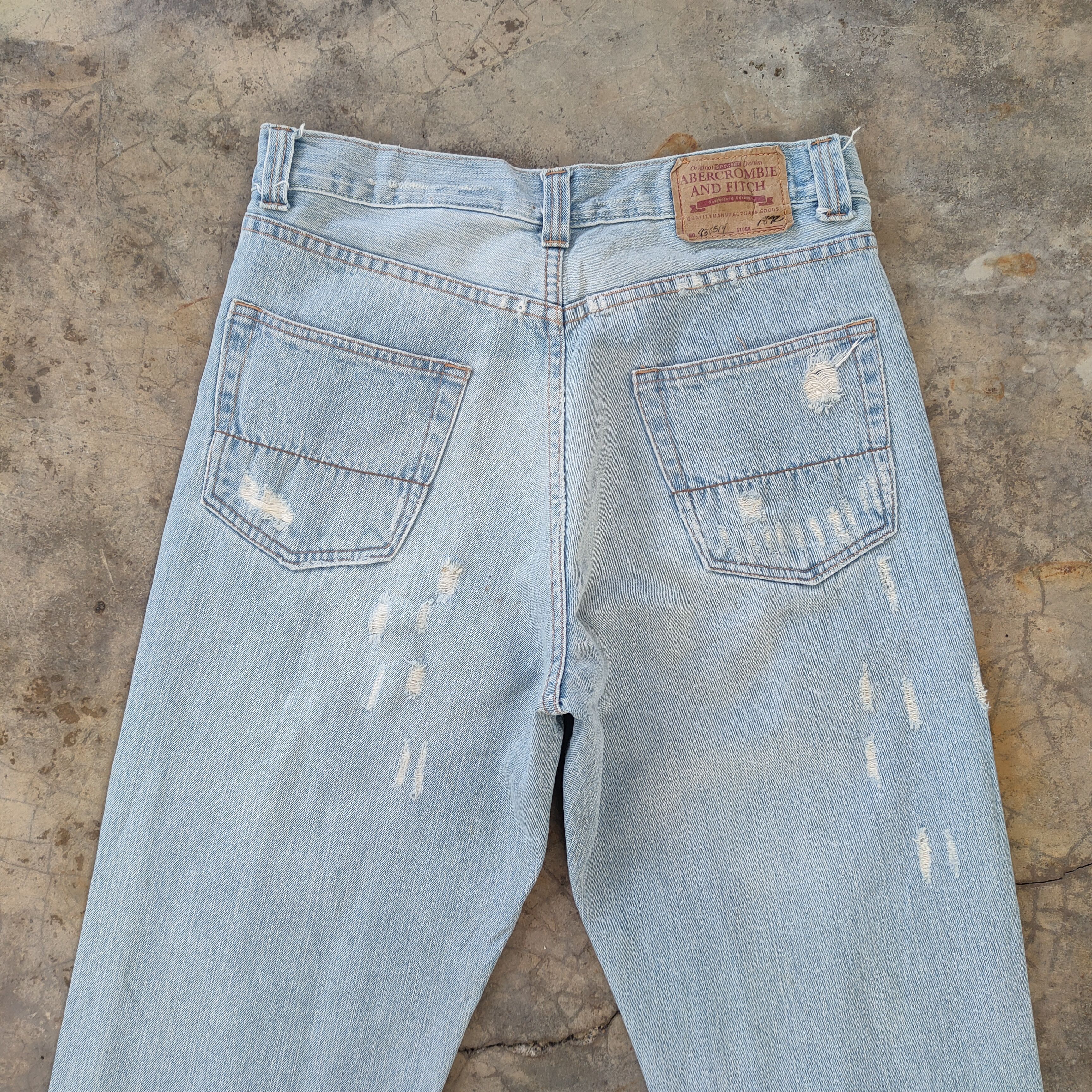 Abercrombie & Fitch W32 VINTAGE BOOTCUT FLARE FADED RIPPED JEANS PANTS Size US 32 / EU 48 - 10 Thumbnail