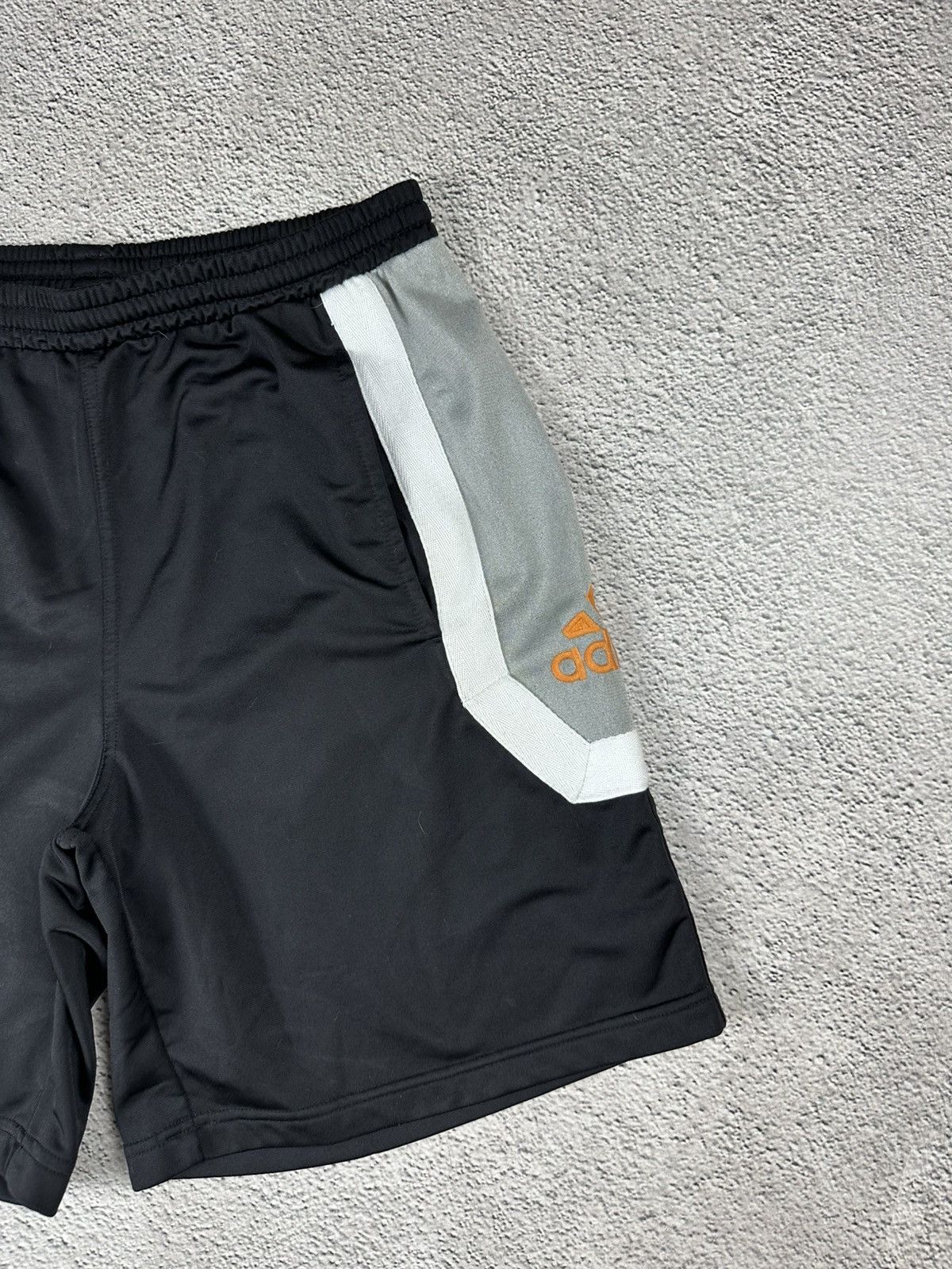 Adidas Vintage Adidas Short Sportwear Baggy Y2K Size US 32 / EU 48 - 5 Thumbnail