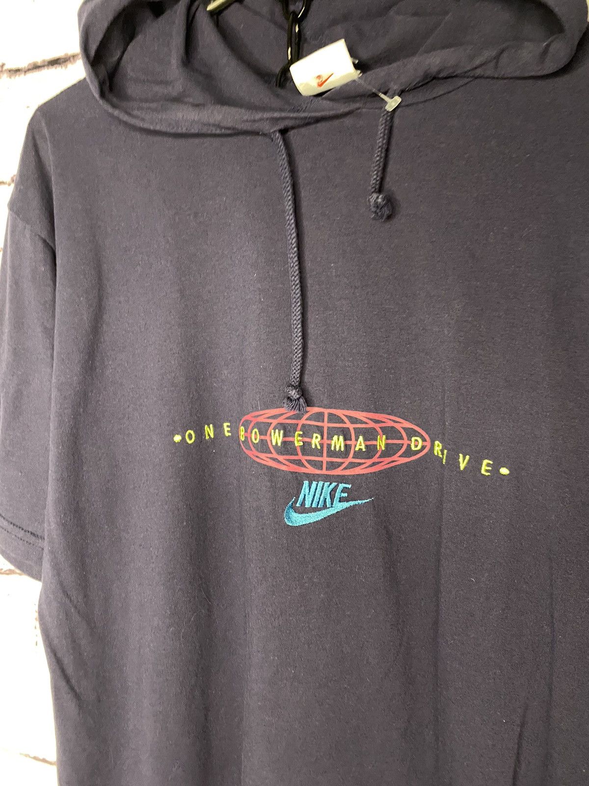 Nike Mens y2k rare Nike Rare Vintage Centr Swoosh Logo Tee Size US M / EU 48-50 / 2 - 7 Thumbnail