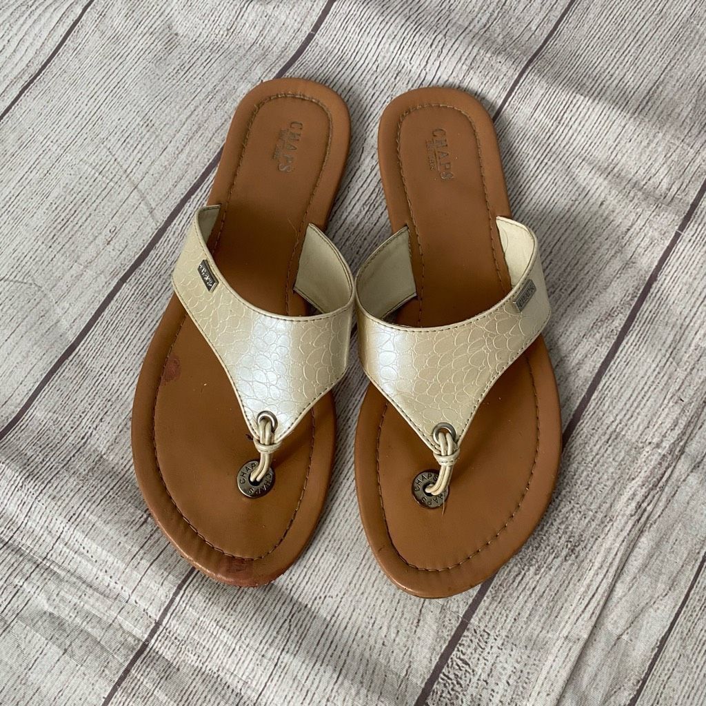 Chaps Chaps Ralph Lauren women 8 slip on flip flops white with tan Size US 8 / IT 38 - 2 Thumbnail