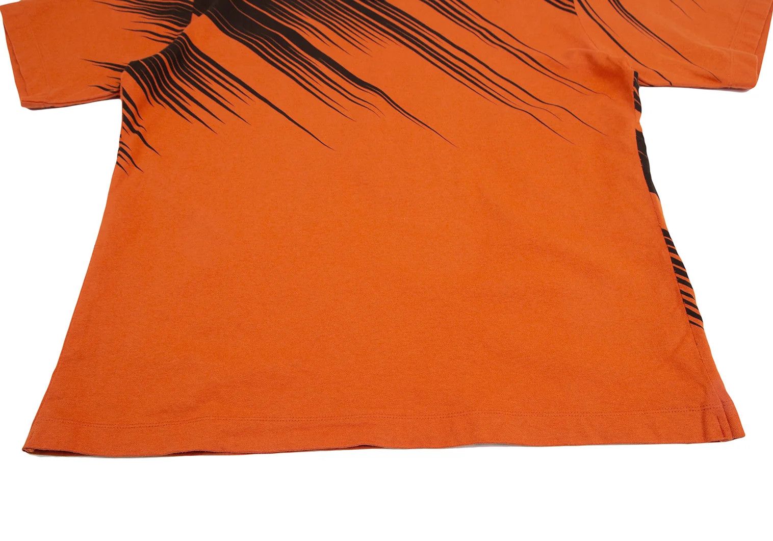 Issey Miyake Zigzag Line Print T-shirt in Orange and Black, Size L Size US L / EU 52-54 / 3 - 8 Thumbnail