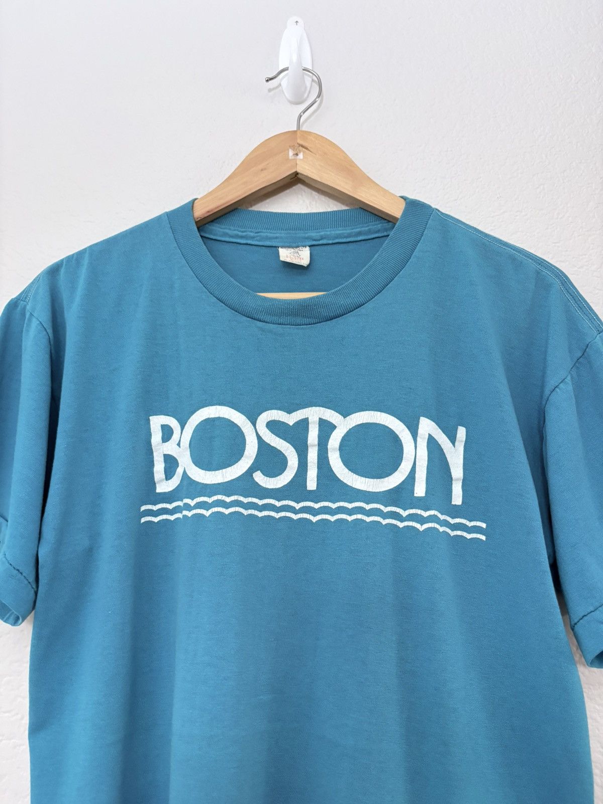 Vintage 80’s Boston, Massachusetts Vintage Faded Blue Tee Size US M / EU 48-50 / 2 - 2 Thumbnail