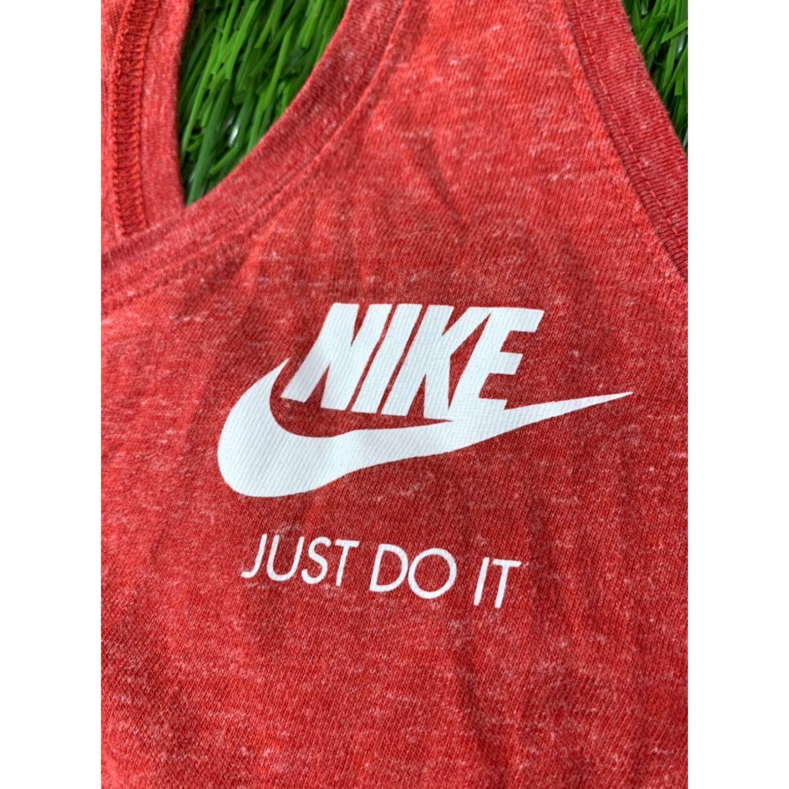 Nike NIKE JUST DO IT 2016 WOMEN CASUAL VEST SLEEVELESS SHIRT JERSEY SIZE M RED Size M / US 6-8 / IT 42-44 - 3 Thumbnail