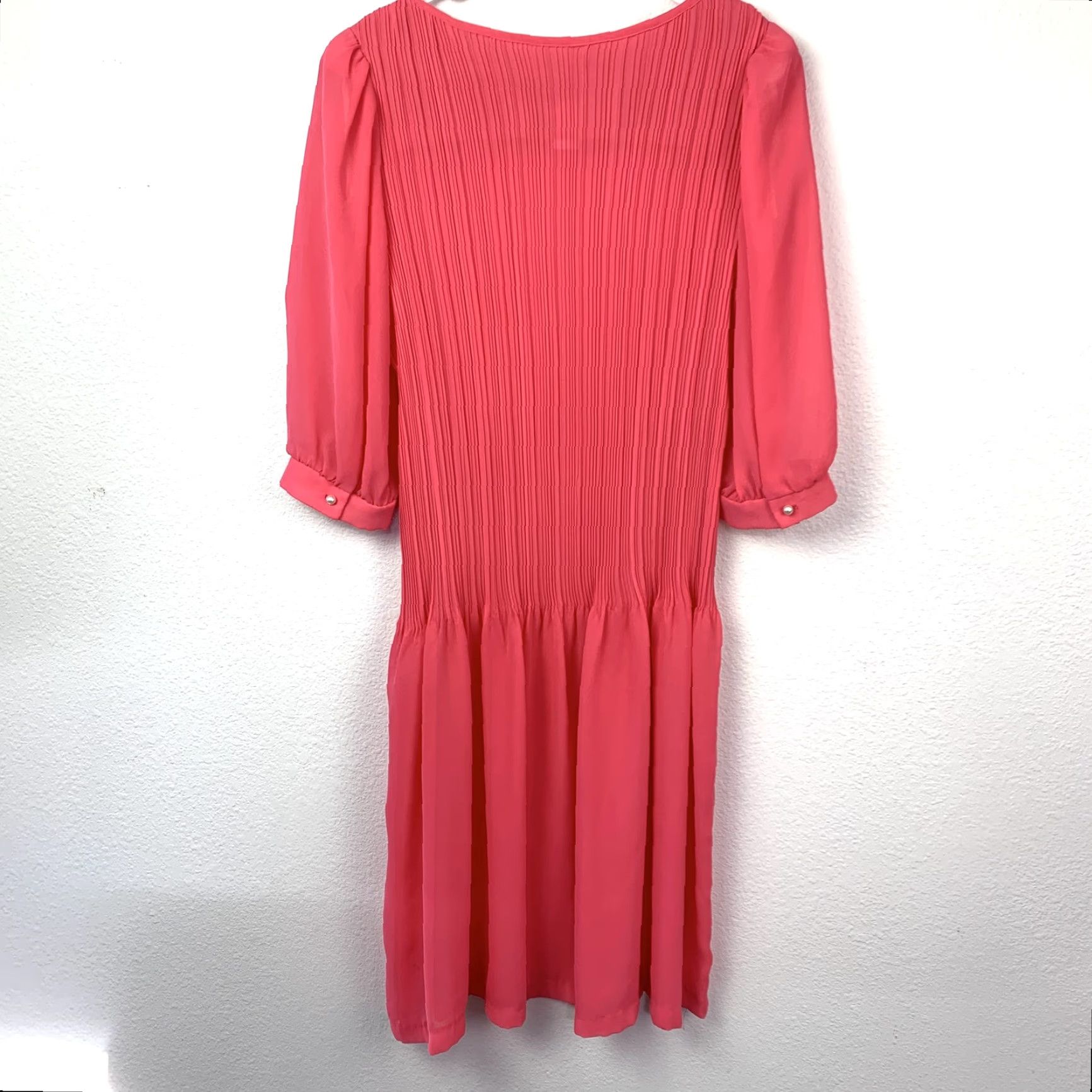 Vintage VINTAGE Dress Women's 14 Coral Pink Pleated Drop Waist Knee Length 3/4 Sleeve Pearl Cuff Polyester Salmon Pink Size XL / US 12-14 / IT 48-50 - 5 Thumbnail
