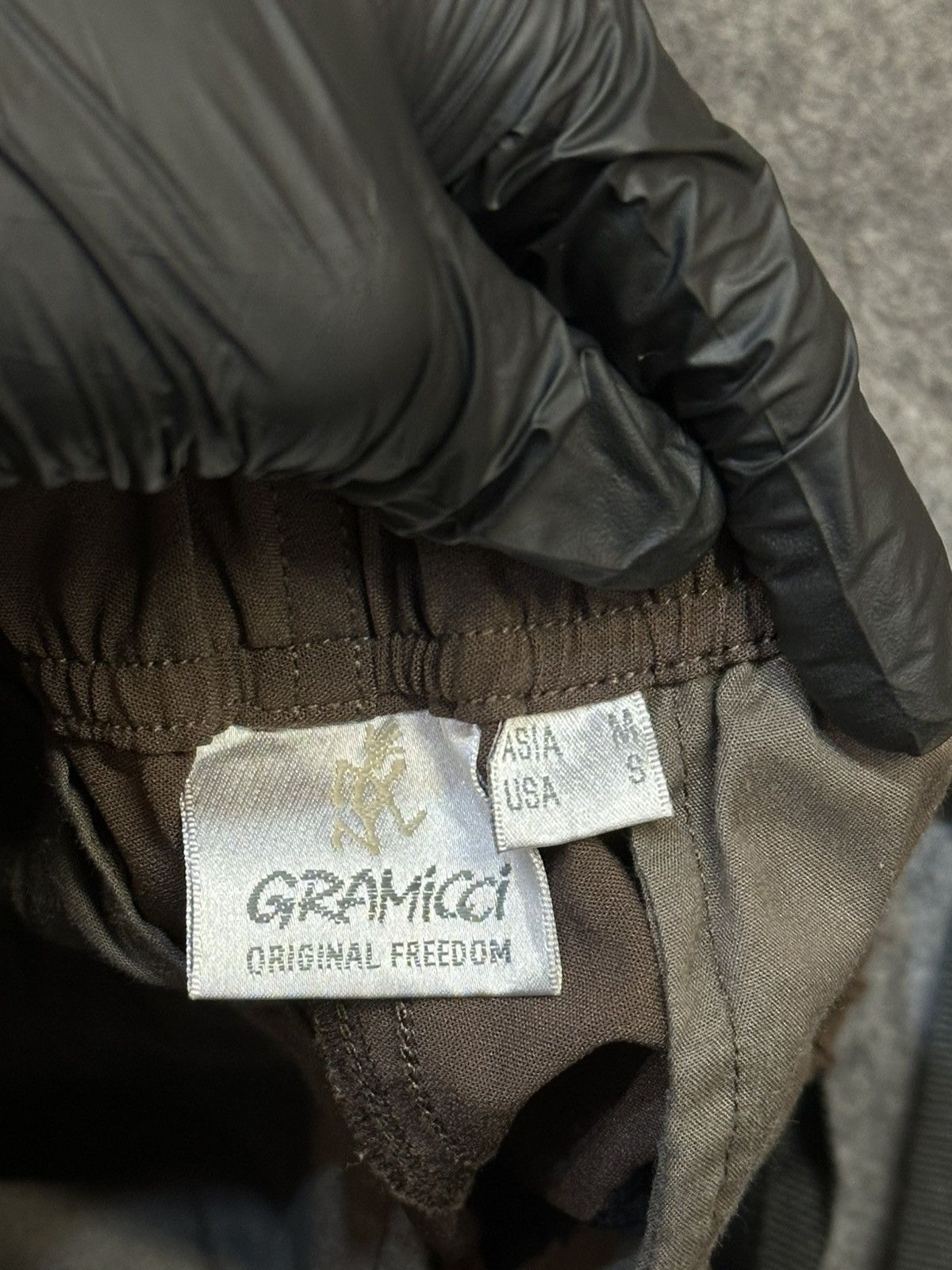 Gramicci Gramicci climbing pants featuring an integrated nylon belt. Size US 30 / EU 46 - 13 Thumbnail