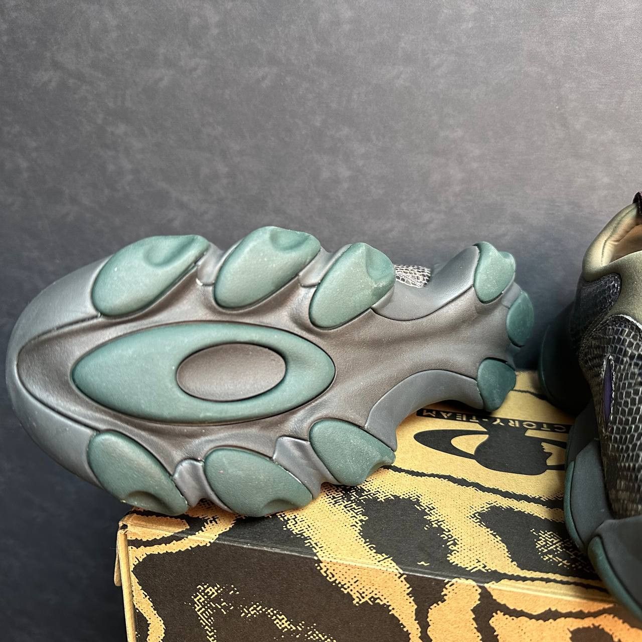 Brain Dead × Oakley Oakley x Brain Dead Python Flesh Rare New Size US 8.5 / EU 41-42 - 4 Thumbnail