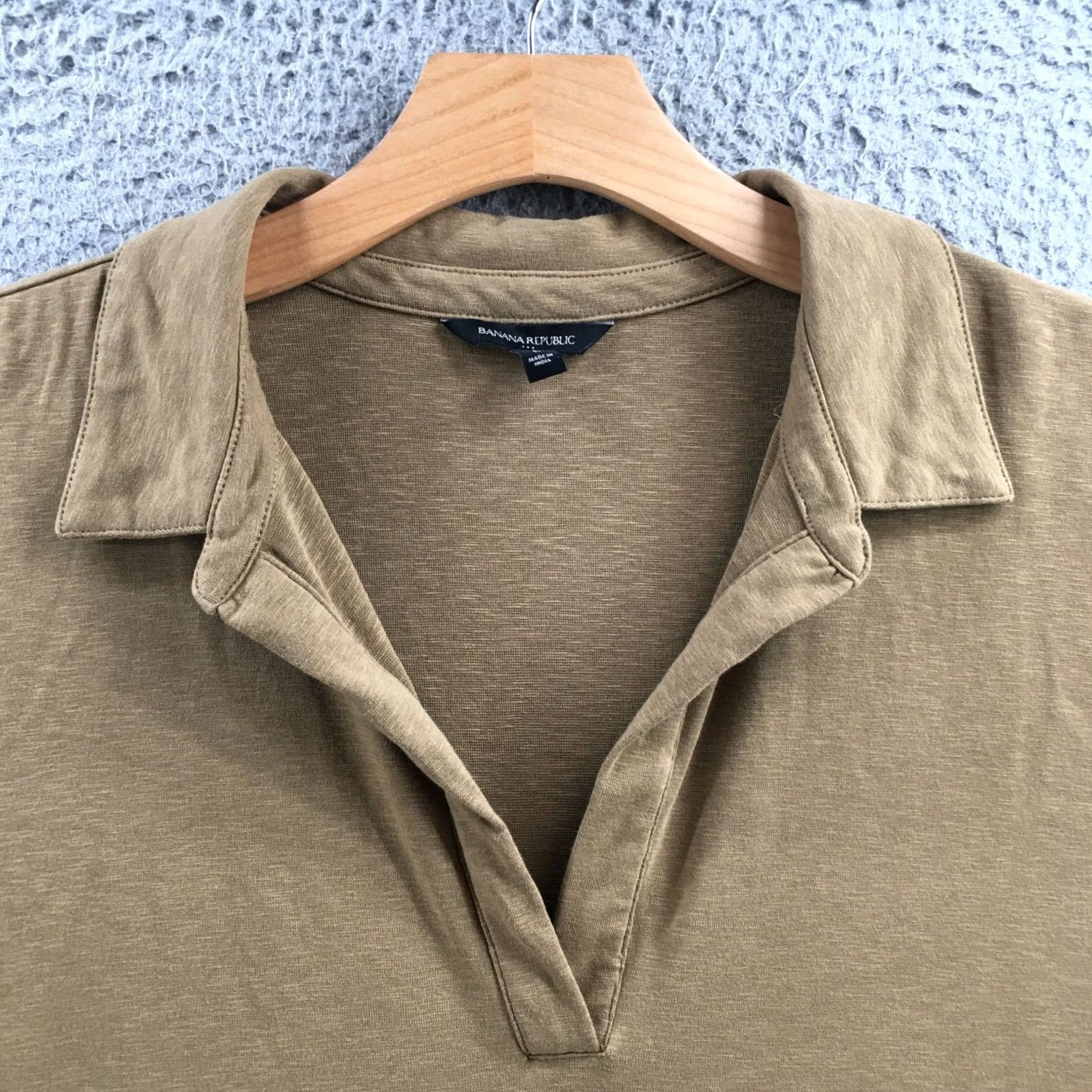 Banana Republic Banana Republic Polo Shirt Women L Brown Cotton Blend Sleeveless V-Neck Collared Casual Shirt Polo Size L / US 10 / IT 46 - 3 Thumbnail