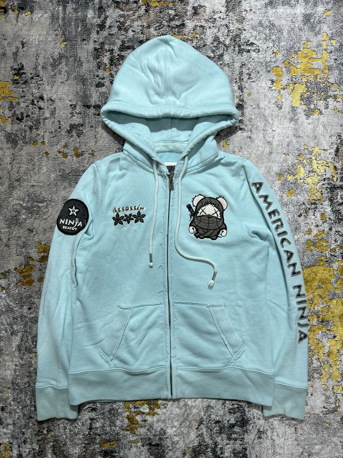 20471120 × Beauty Beast × Japanese Brand DISTRESSED EMBROIDERY AMERICAN NINJA ASSASIN ZIP HOODIE Size US M / EU 48-50 / 2 - 1 Thumbnail