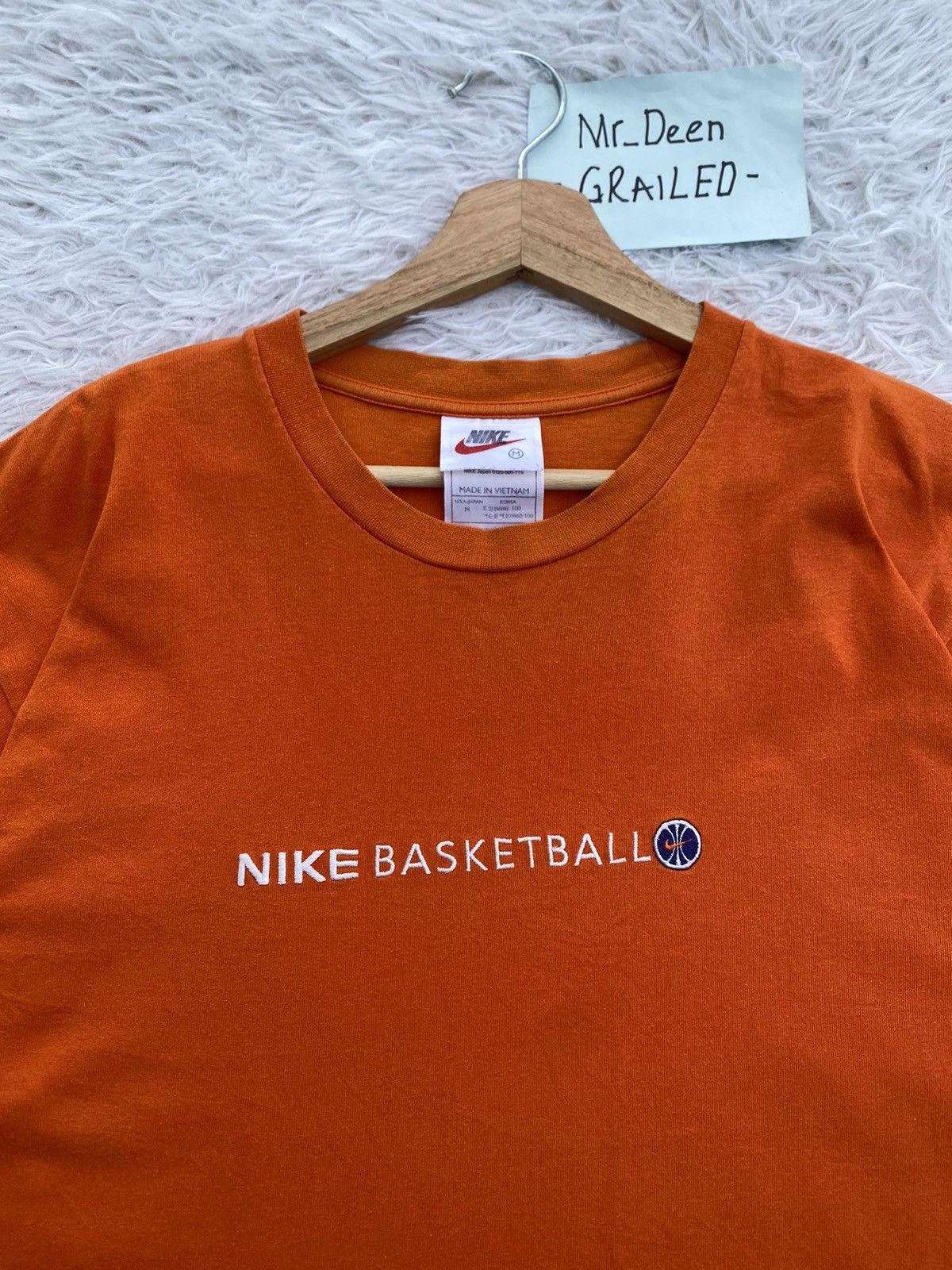Nike Rare Vintage NIKE Basketball Orange T-shirt Size US M / EU 48-50 / 2 - 7 Thumbnail