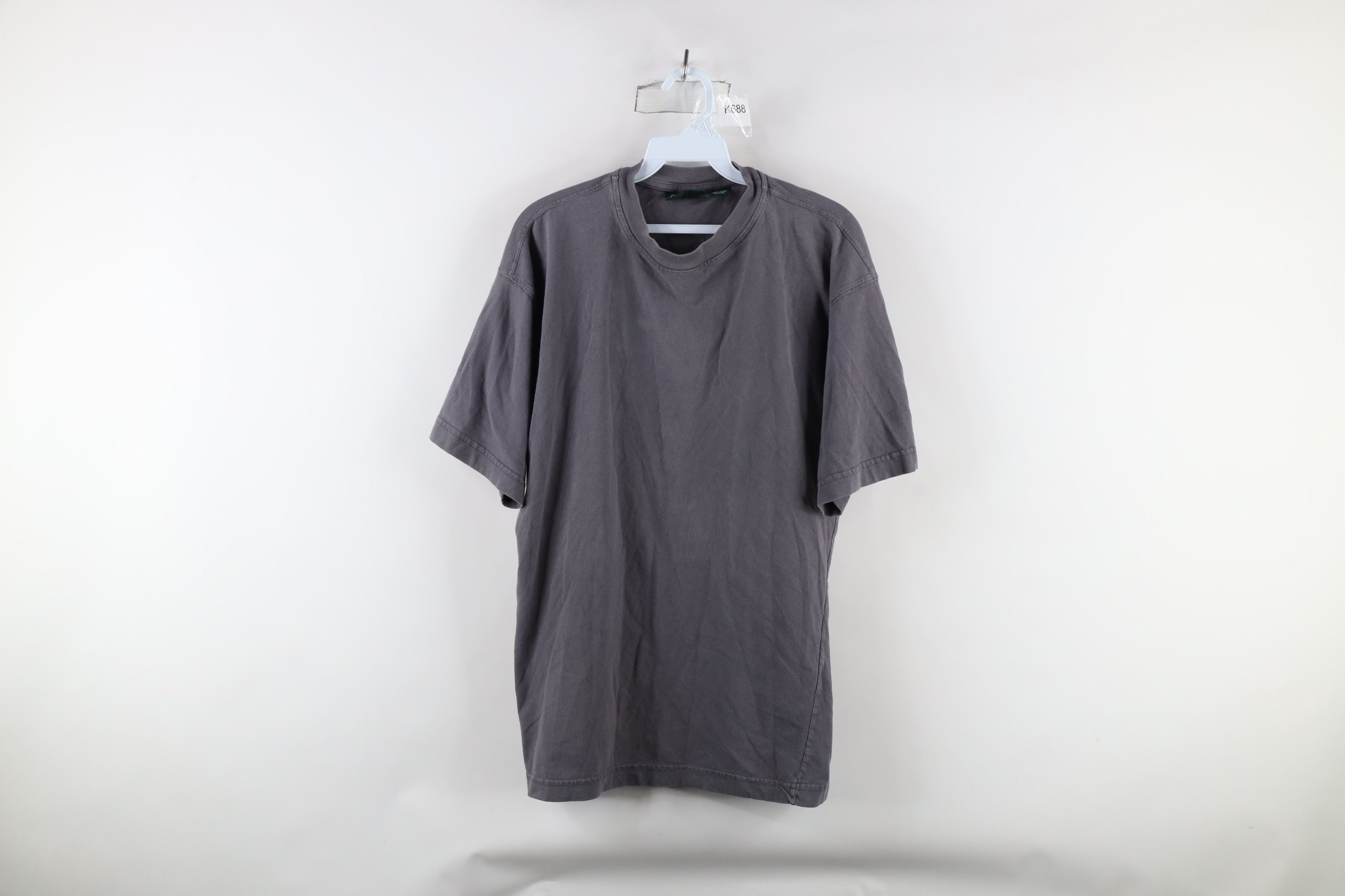 Vintage Vintage 90s Streetwear Short Sleeve T-Shirt Gray Cotton Size US M / EU 48-50 / 2 - 1 Thumbnail