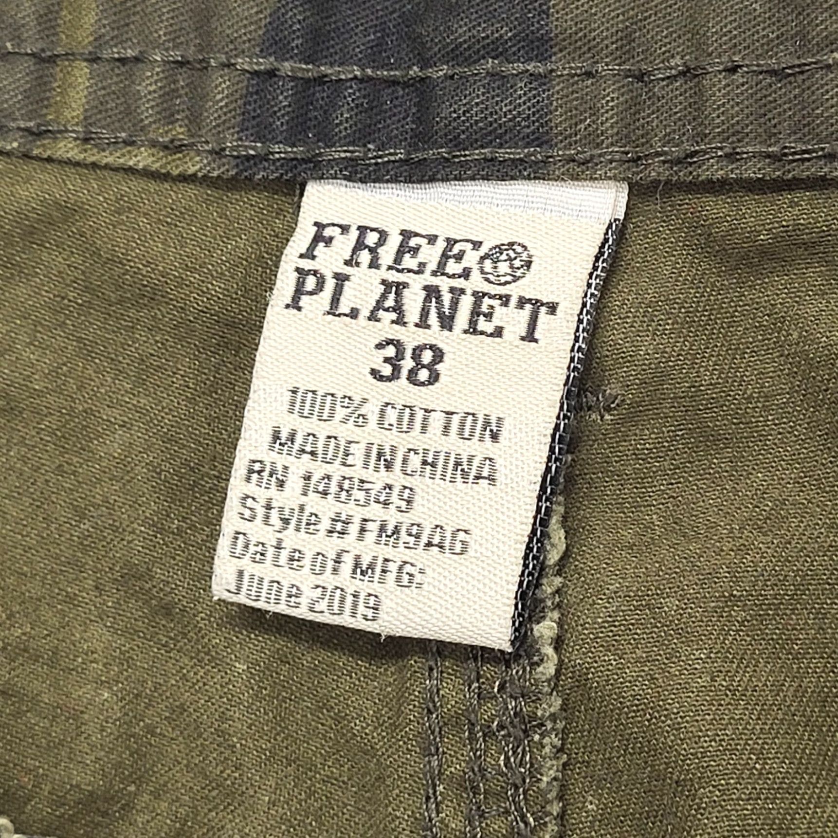 Vintage Free Planet Shorts Men Size 38 Camouflage Cotton Cargo Pockets Hiking Fishing Casual Travel Outdoors 90s? Size US 38 / EU 54 - 4 Thumbnail