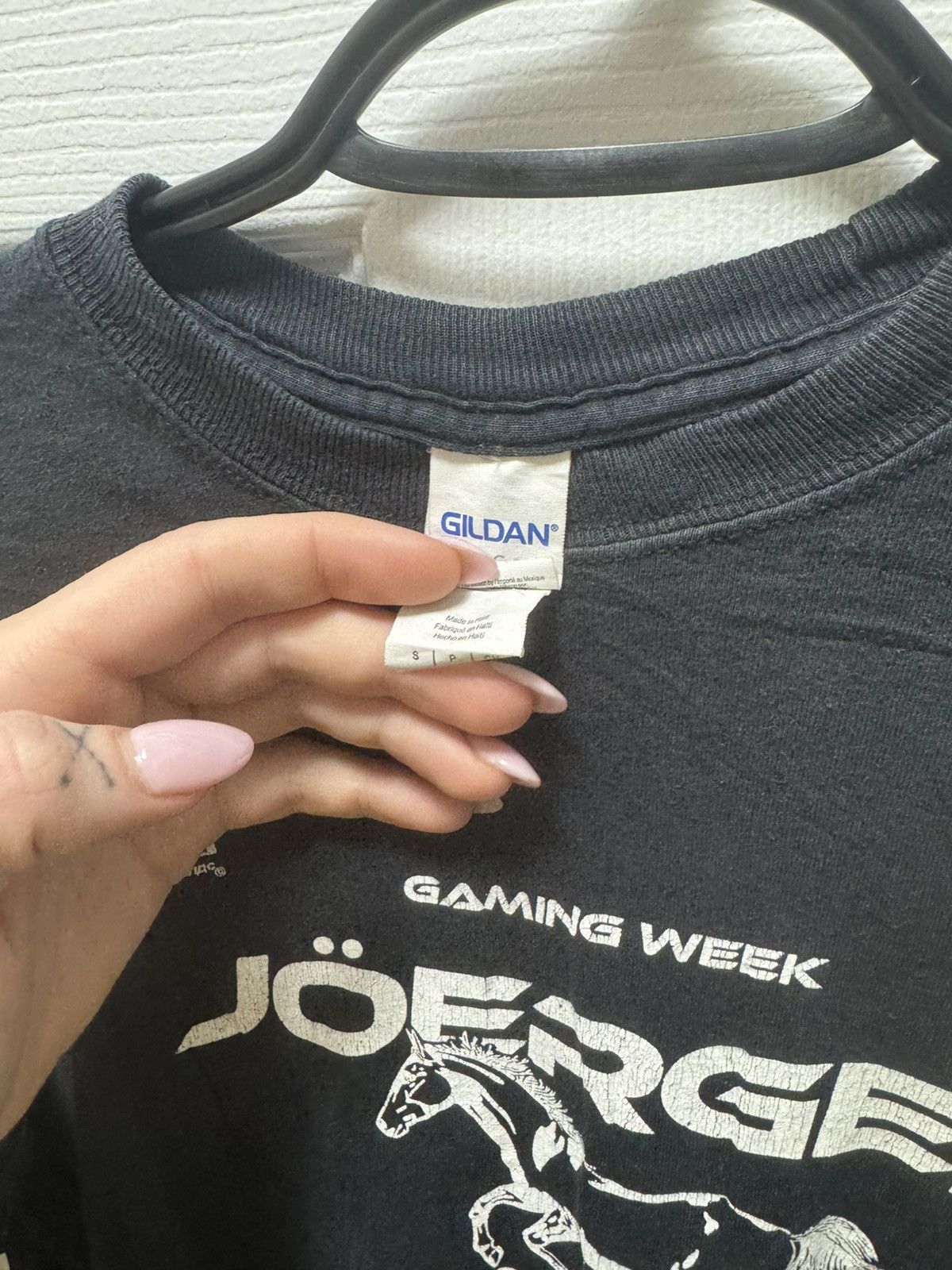 Mustang Gildan Joergen Horse Gaming Minecraft PewDiePie Merch Shirt Size US S / EU 44-46 / 1 - 4 Thumbnail