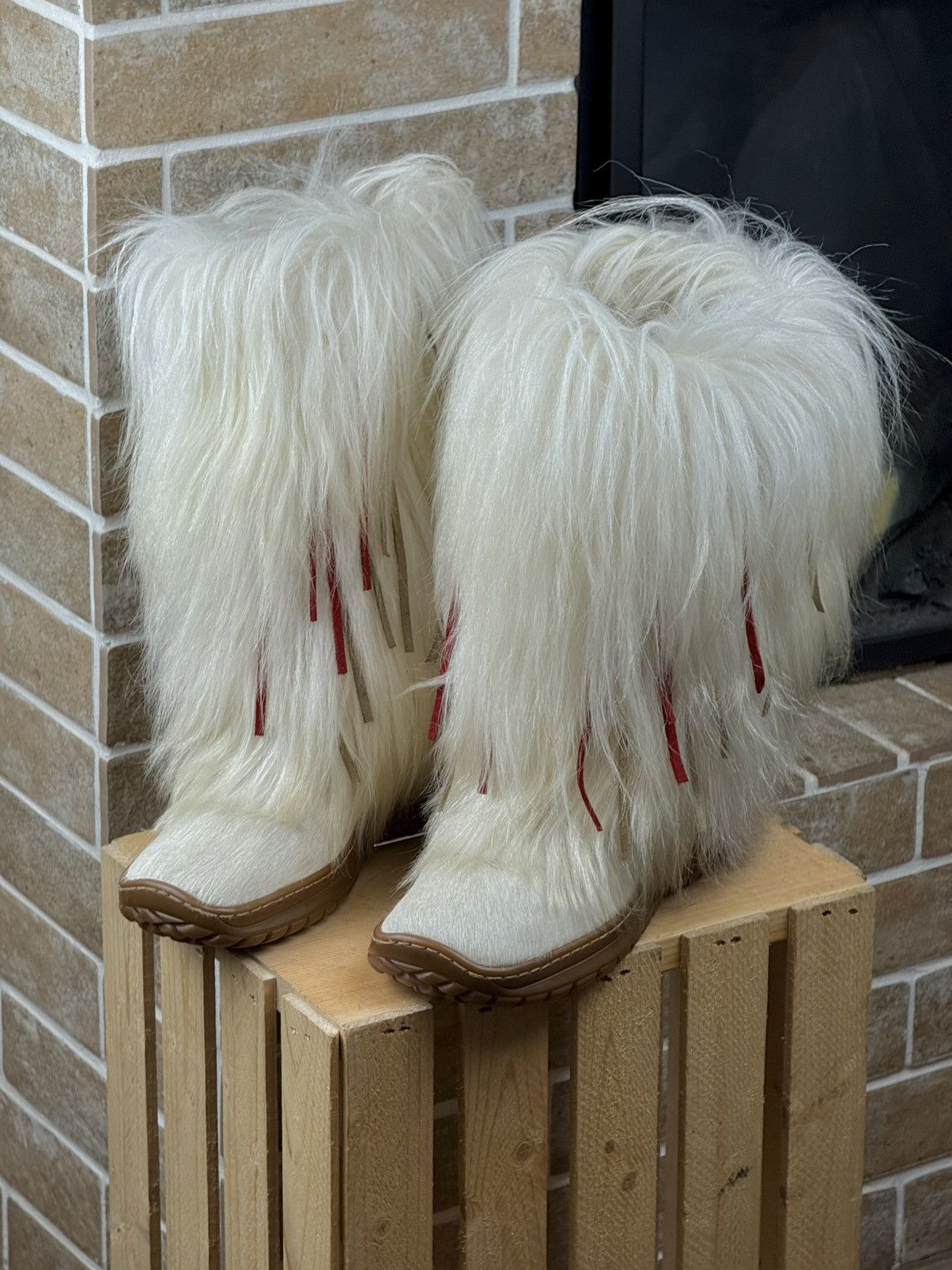 Vintage Vintage Y2K White Fluffy Fur Yeti Fuzzy Snow Boots Size US 8 / IT 38 - 2 Thumbnail