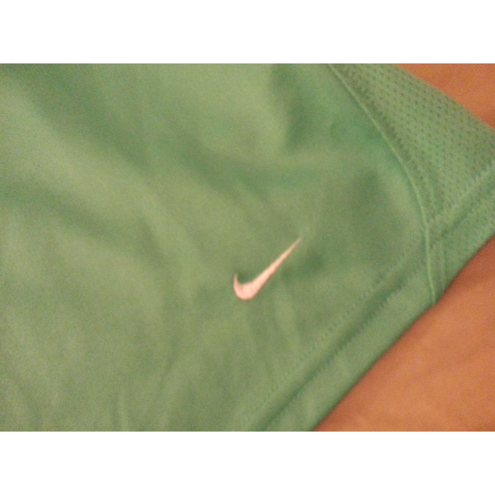 Nike Womens Nike Tank Shirt S Small Green Athletic Shirt Womens Nike Tank S Green Athletic Size S / US 4 / IT 40 - 5 Thumbnail