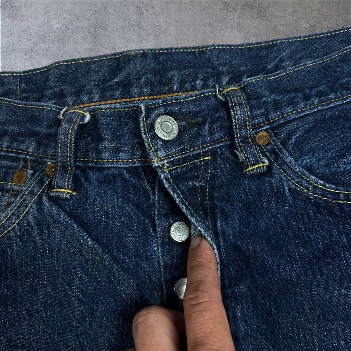 Levi's × Vintage Vintage Levi’s 501 Navy Blue Jeans Denim Pants W32 L30 Size US 32 / EU 48 - 7 Thumbnail
