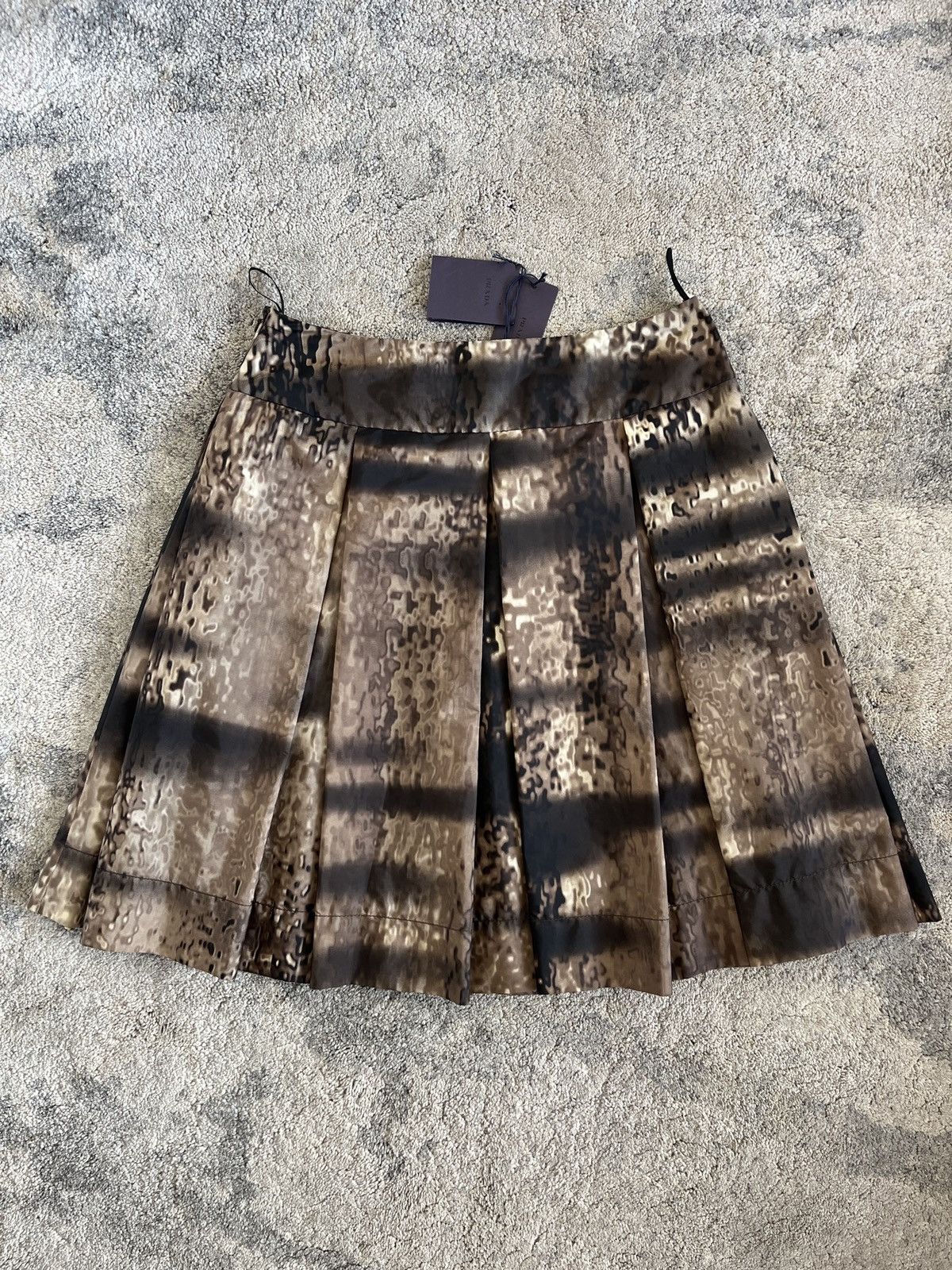 Prada Prada F/W2004 print skirt Size 30" / US 8 / IT 44 - 4 Thumbnail