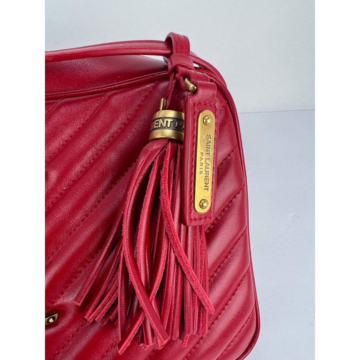 Yves Saint Laurent YVES SAINT LAURENT Matelasse Calfskin Lou Camera Red Crossbo Size ONE SIZE - 9 Thumbnail