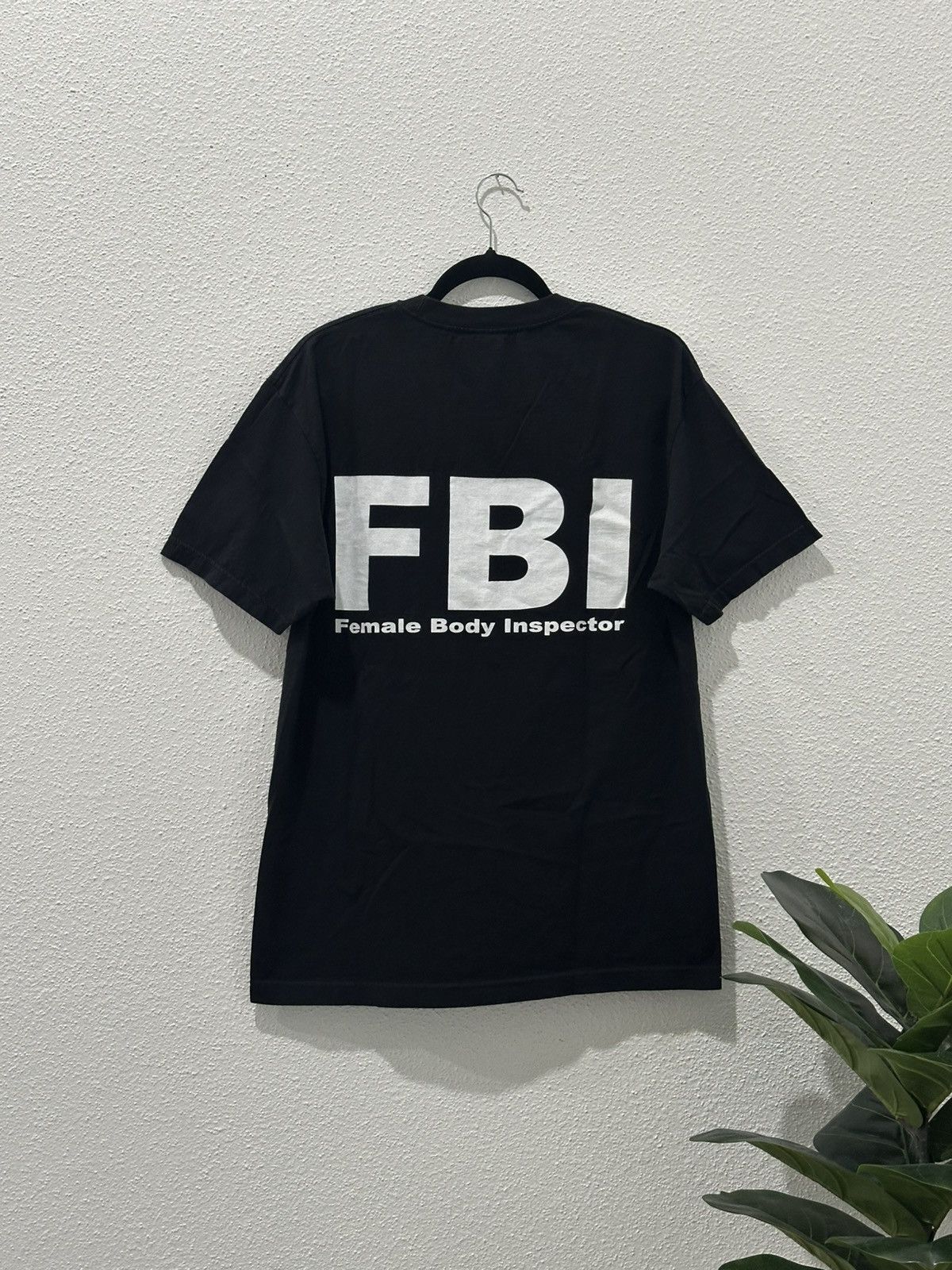 AAA Vintage 90s FBI Female Body Inspector Humor Parody T-shirt L Size US L / EU 52-54 / 3 - 1 Thumbnail