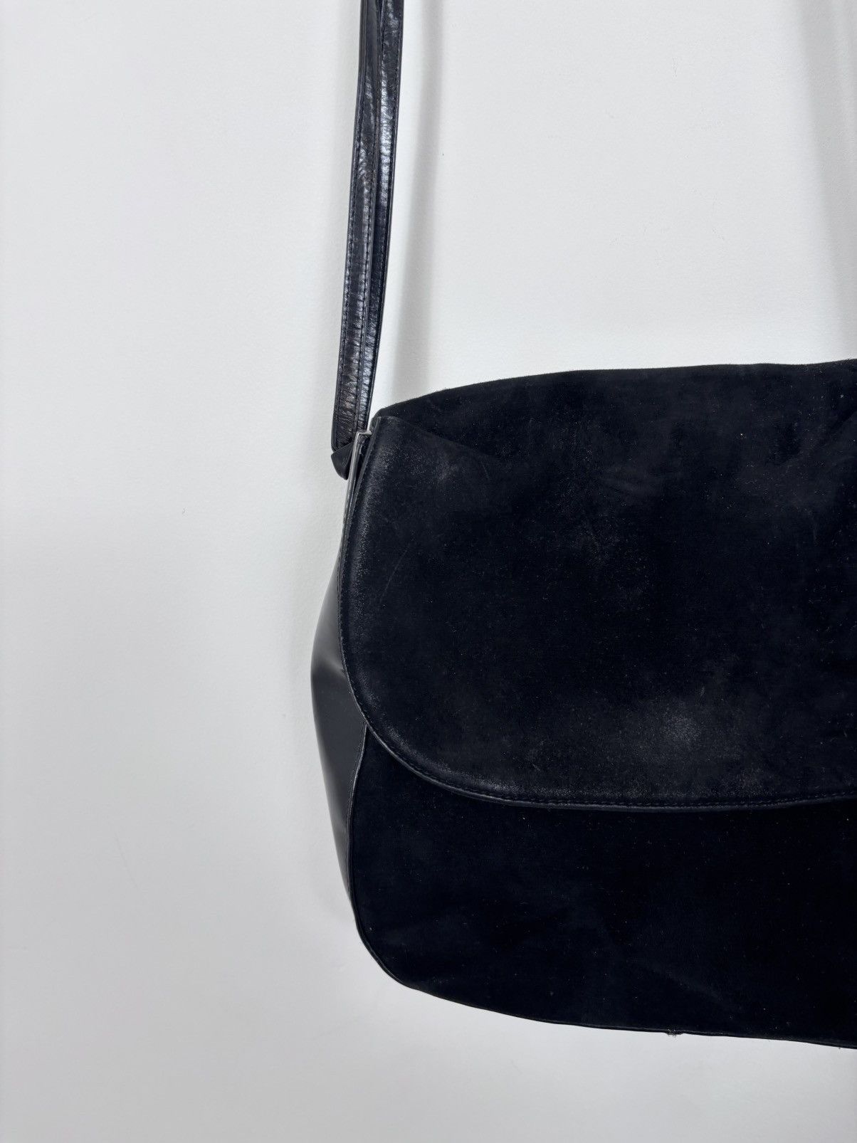 Bally Bally Black Suede Patent Leather Shoulder Bag Size ONE SIZE - 2 Thumbnail