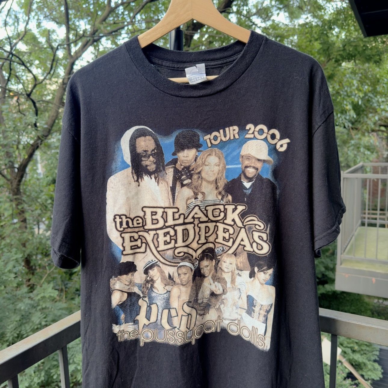 Vintage 2006 Black Eyed Peas & The Pussycat Dolls Tour Tee Shirt Size US L / EU 52-54 / 3 - 4 Thumbnail