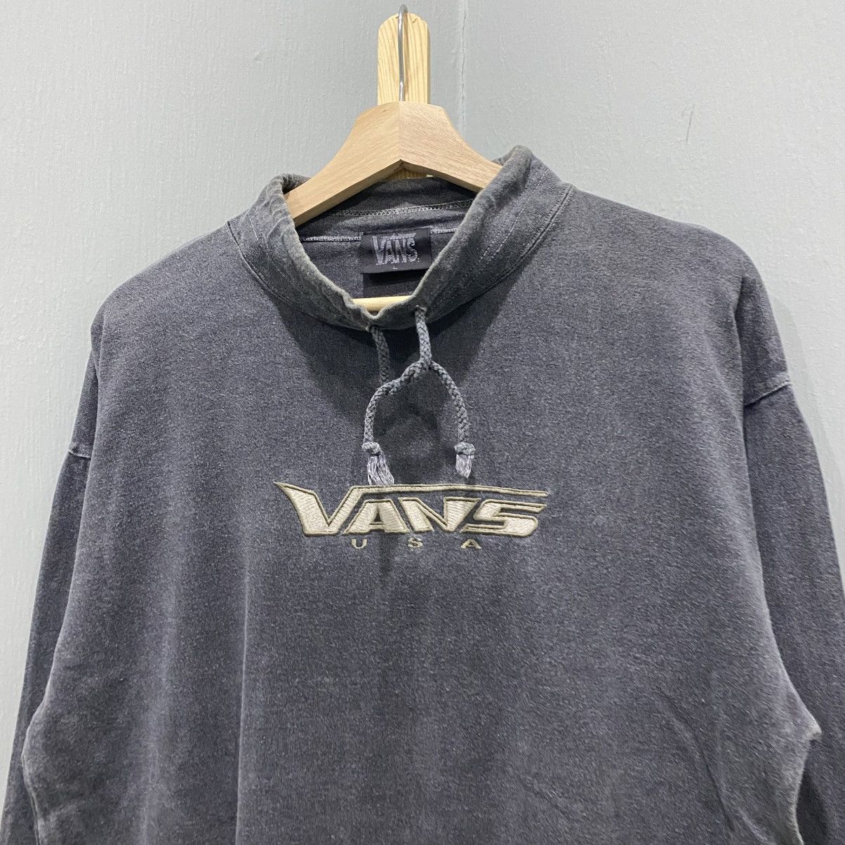 Vans Vintage Vans USA Faded Black Mock Neck Sweatshirt Y2K Skater Size US L / EU 52-54 / 3 - 3 Thumbnail
