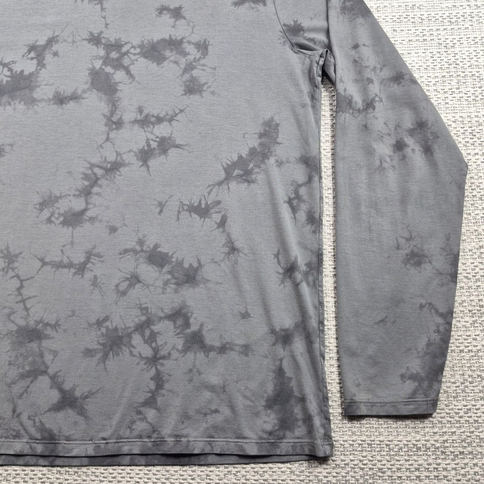 Lululemon Lululemon Shirt Mens L/XL Gray Batik Long Sleeve Athletic Performance Tee Top Size US XL / EU 56 / 4 - 2 Thumbnail