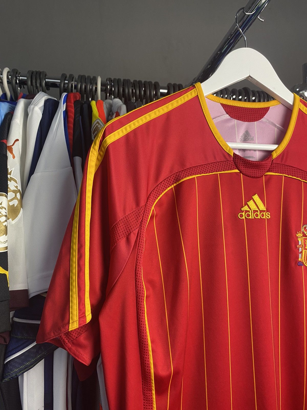 Adidas 2005/07 ADIDAS SPAIN HOME KIT SOCCER FOOTBALL JERSEY SHIRT Size US M / EU 48-50 / 2 - 3 Thumbnail