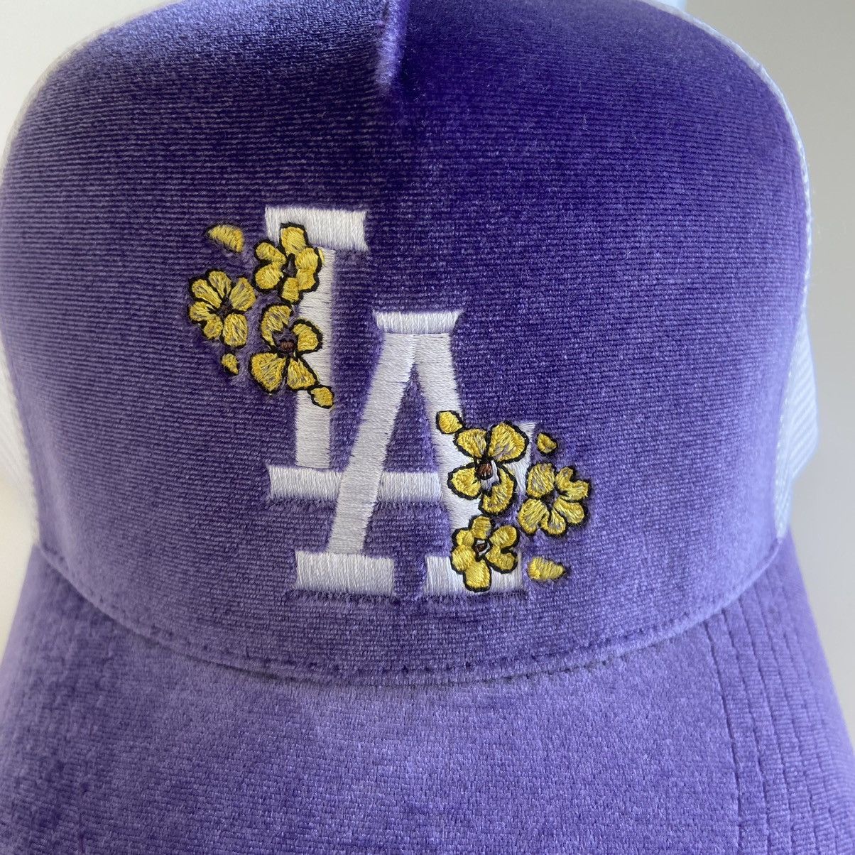 NBA La Lakers Trucker Hat Size ONE SIZE - 2 Thumbnail