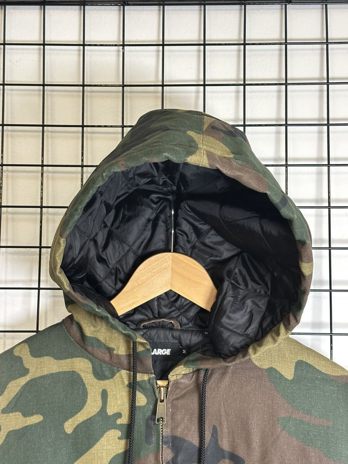 X-LARGE camouflage pattern active jacket from the brand XLarge. Size US M / EU 48-50 / 2 - 8 Thumbnail