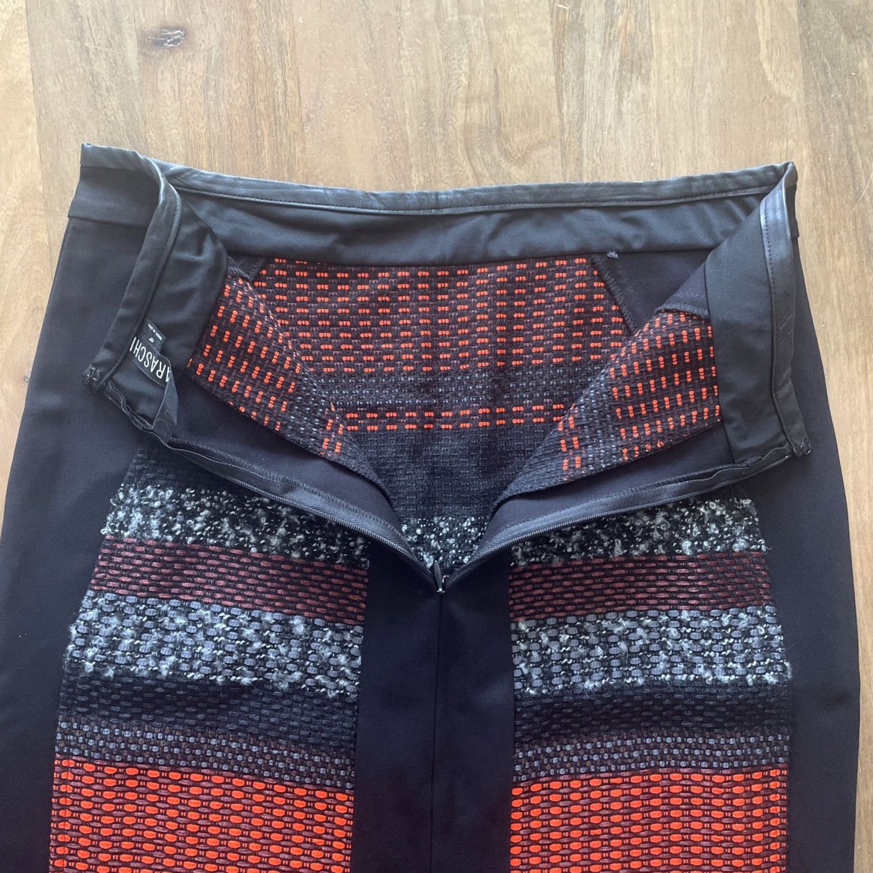 Vintage Yoana Baraschi Skirt Women's Size 6 Black Pencil Textured Knit Zipper City Office Desk Business Casual Party Knee Length Zip Denim? Size 28" / US 6 / IT 42 - 6 Thumbnail