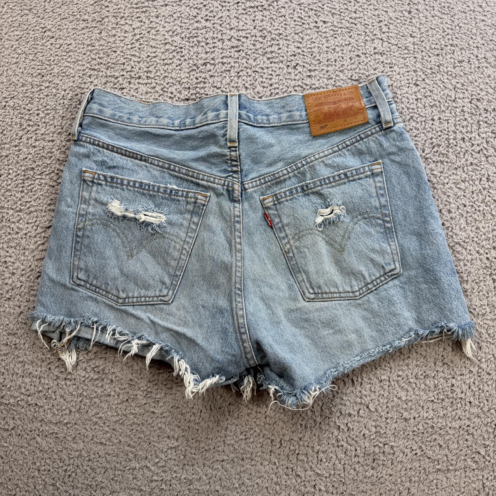 Levi's Levis 501 Distressed Denim Jean Shorts Light Wash Womens 28 Size 28" / US 6 / IT 42 - 2 Thumbnail