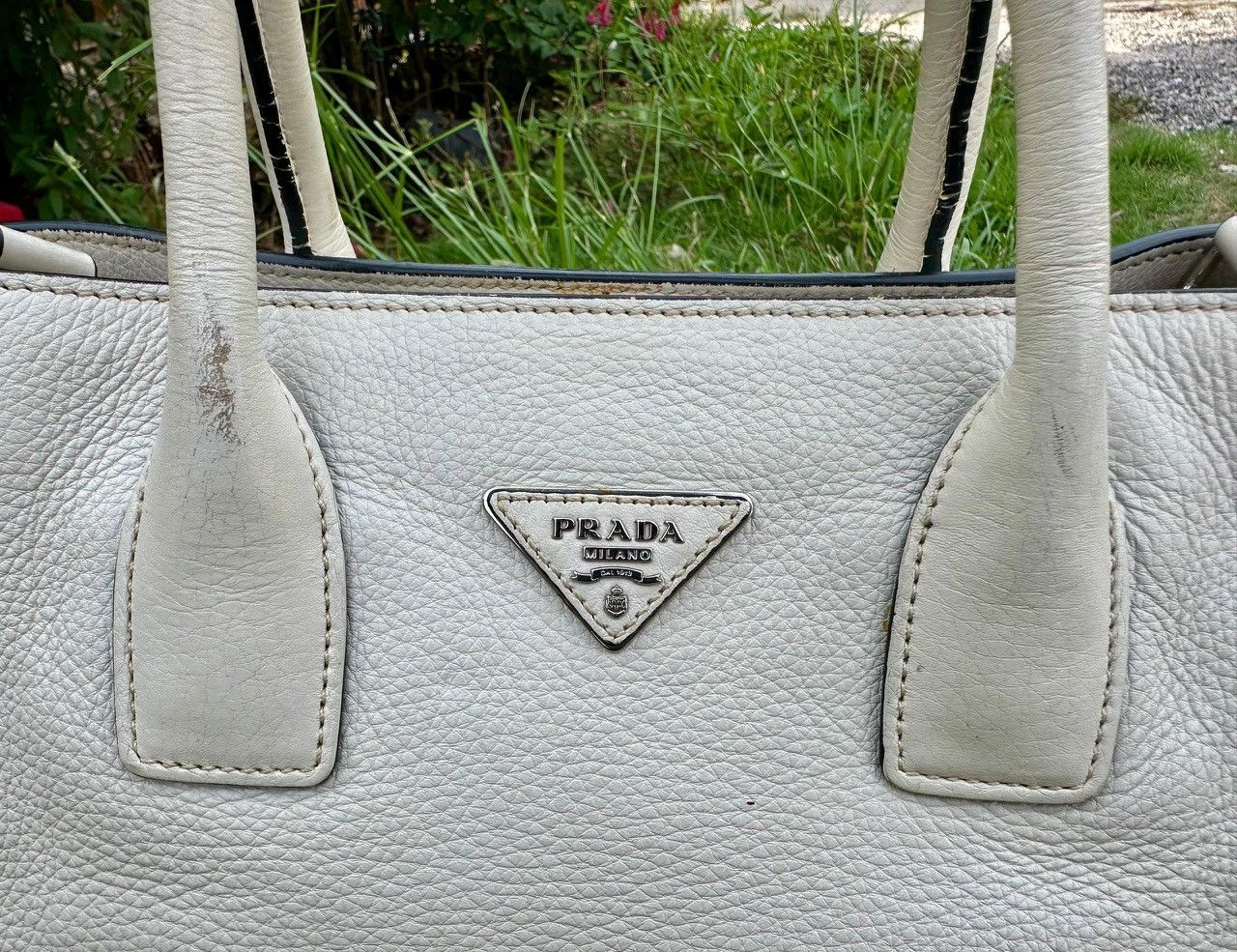 Prada Authentic Prada Vitello Daino Blanco Shopping Tote Bag Size ONE SIZE - 15 Thumbnail