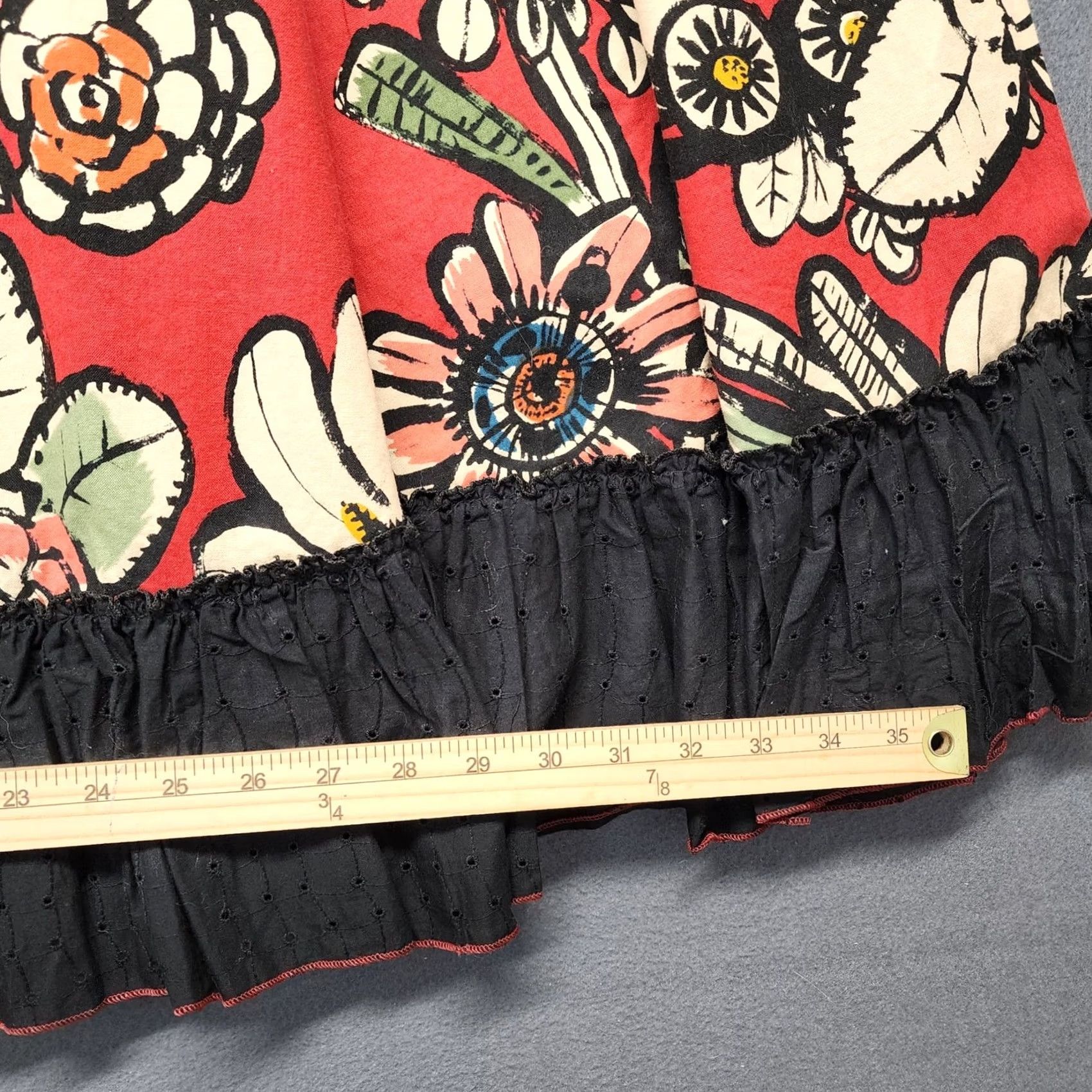 Folk Melate Frida Kahlo Art Print Skirt Womens XL Black Red Folk Art Back Zip Skirt Midi Flare Zip Womens XL Black Red Frida Kahlo Art Print Skirt Size 40" / US 18 - 6 Thumbnail
