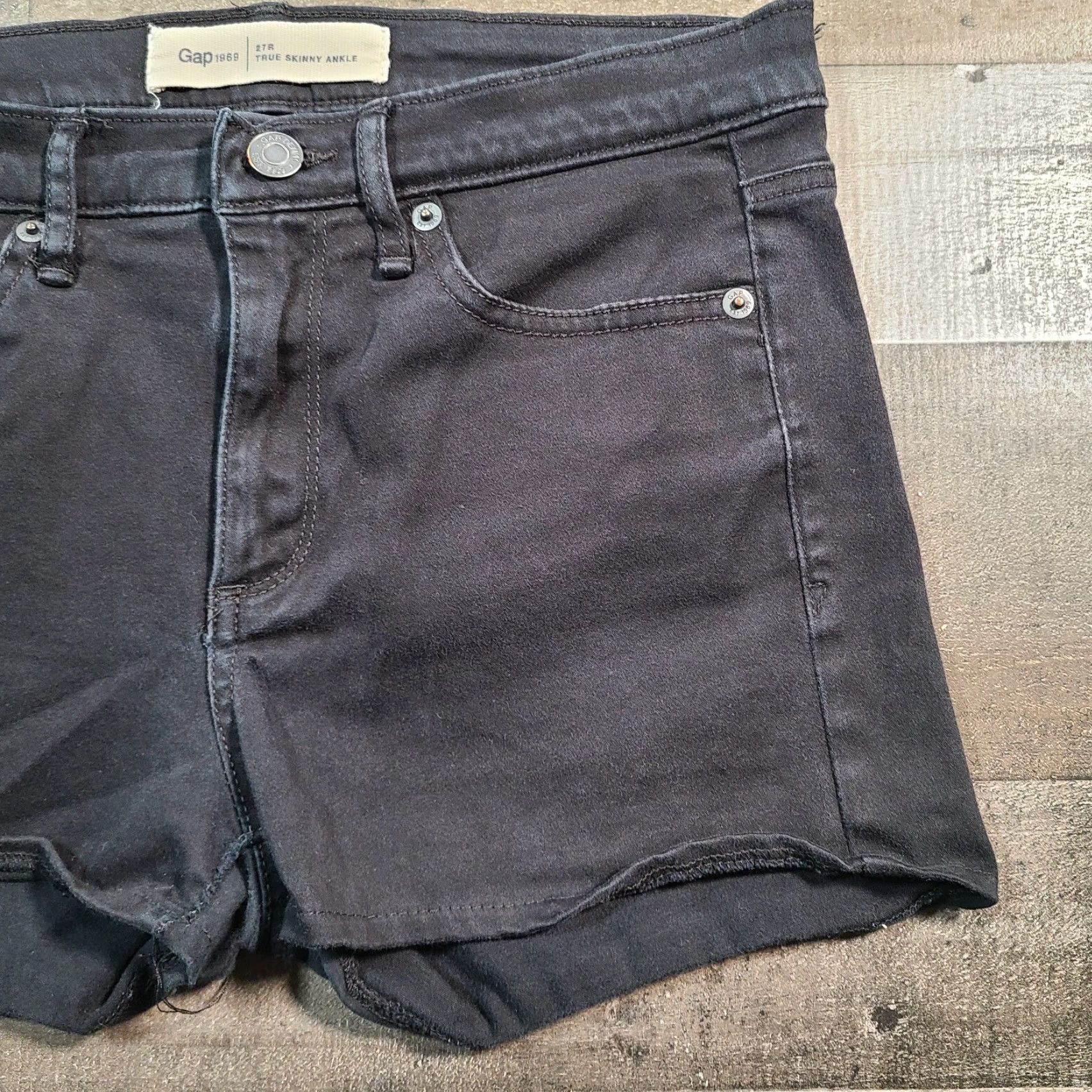 Gap Gap Shorts Womens 27R Black Denim Mid Rise Zip Closure 5-Pocket Casual Summer 1969 Brand Gap Mens? Size 27" / US 4 / IT 40 - 6 Thumbnail