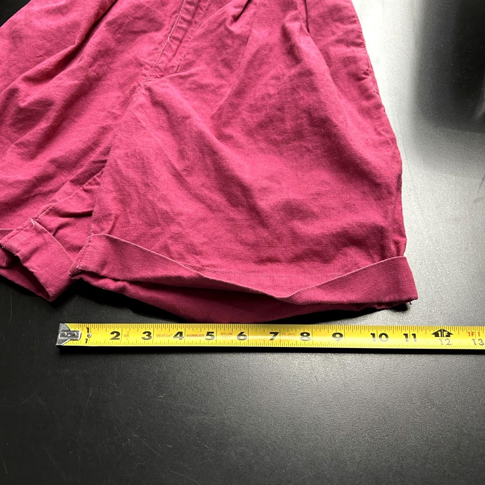 Vintage Tropicana Juniors Bermuda Shorts 3/4 Pink Linen Cotton Pleated High Waist Cuffed Front Zip Tie Belt Loops Slant Pockets Womens Size 26" / US 2 / IT 38 - 6 Thumbnail