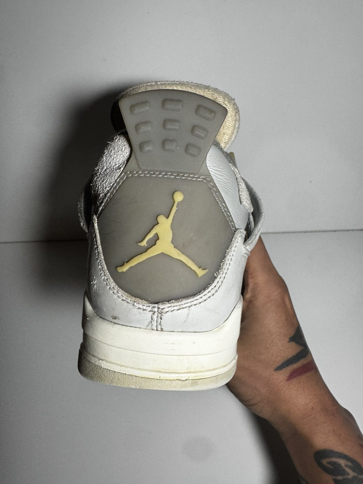 Jordan Brand Air Jordan 4 Retro SE Craft "Photon Dust” Size US 9 / EU 42 - 9 Thumbnail