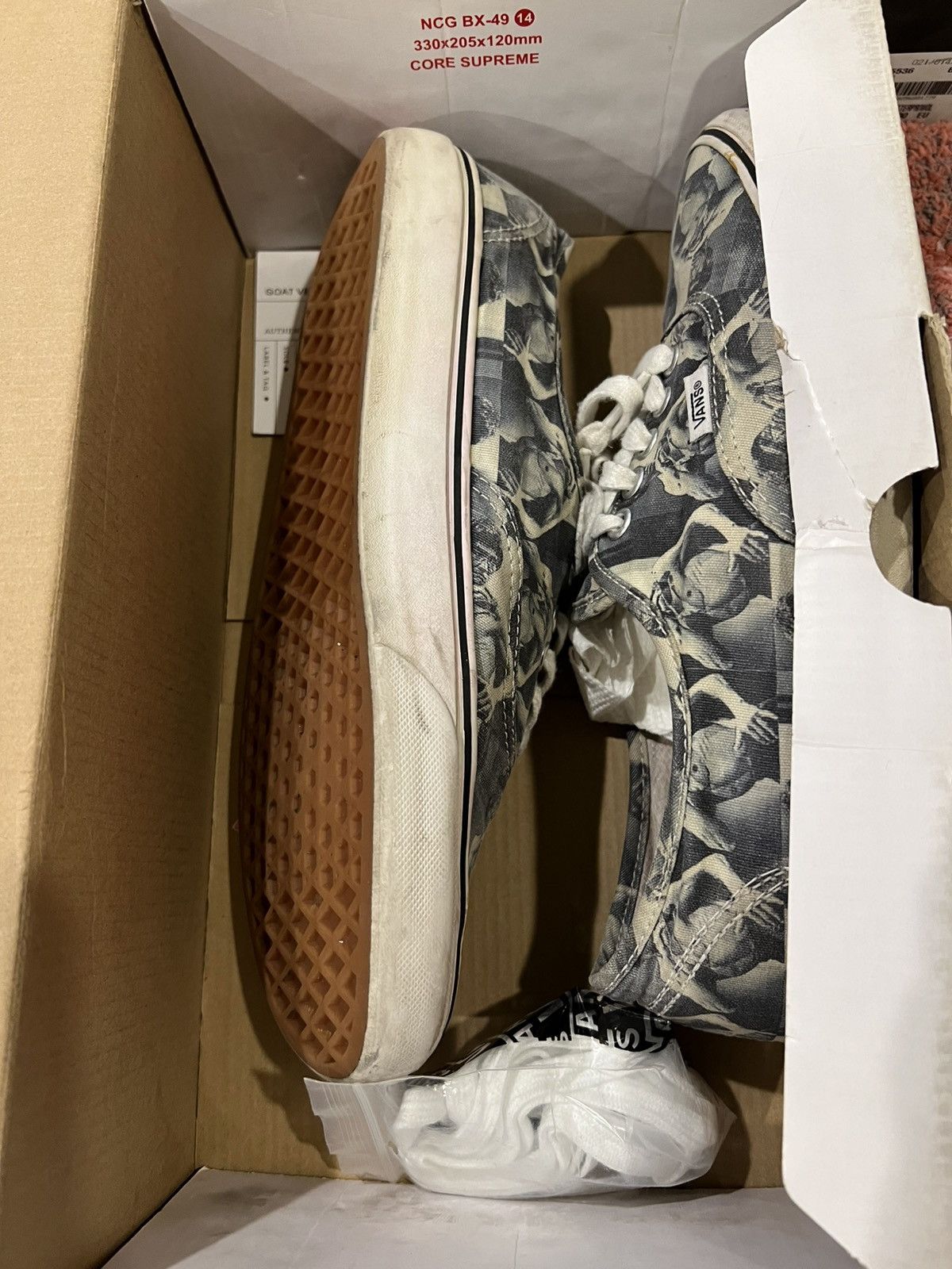 Supreme × Vans Supreme Vans Authentic Pro Bruce Lee White Size US 9.5 / EU 42-43 - 5 Thumbnail