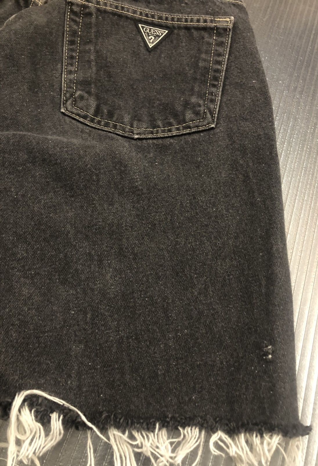 Guess Guess 🇺🇸 original fit 050 cut off jean shorts Vintage 90’s 31 Size US 31 - 5 Thumbnail