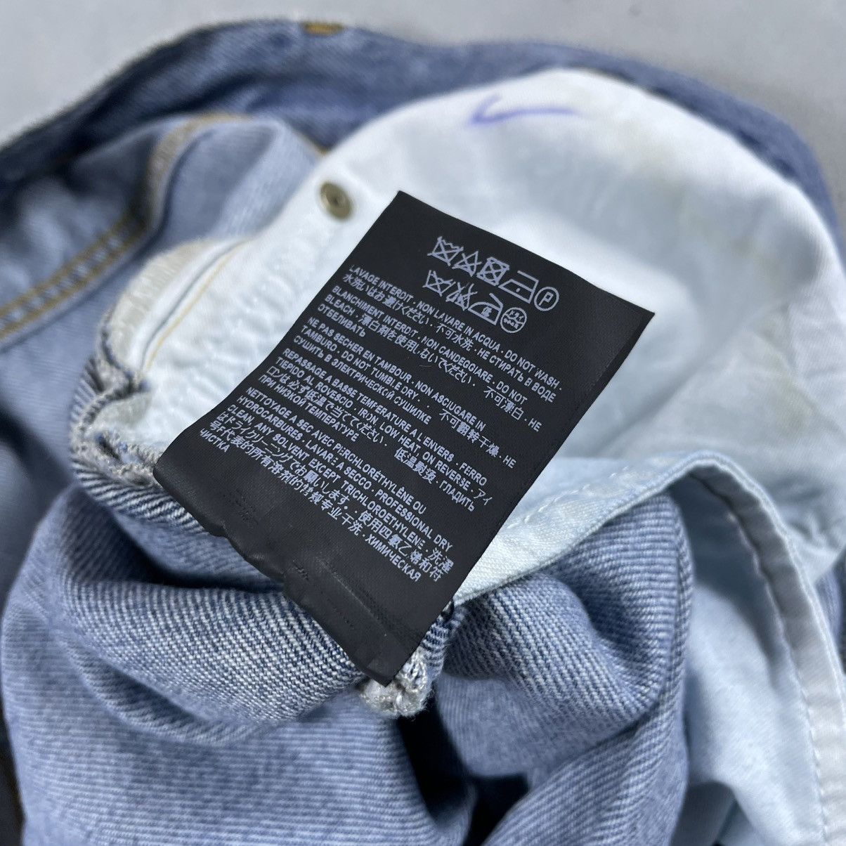 Saint Laurent Paris SAINT LAURENT PARIS AW17 D14 RIPPED DENIM PANTS Size US 31 - 12 Thumbnail
