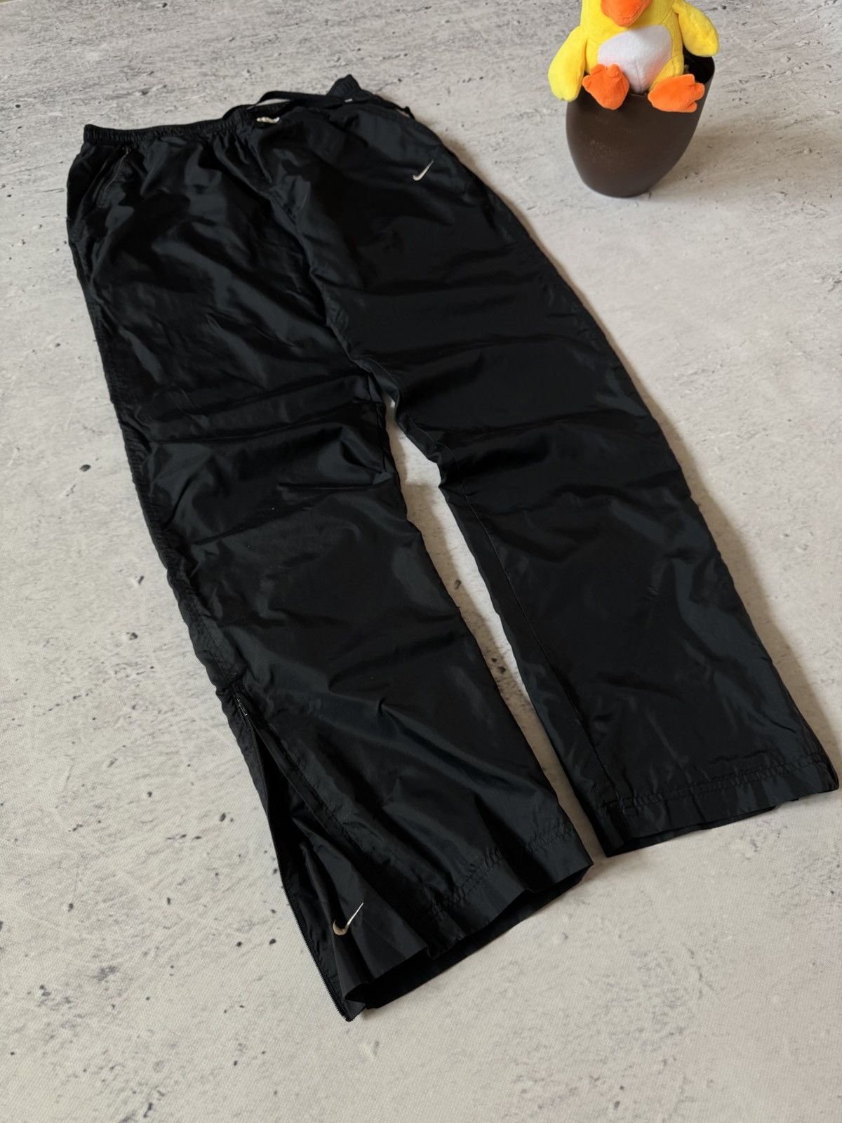 Nike × Vintage NIKE NYLON VINTAGE Y2K OVERSIZE BAGGY FIT PANTS SWEATPANTS Size US 34 / EU 50 - 2 Thumbnail