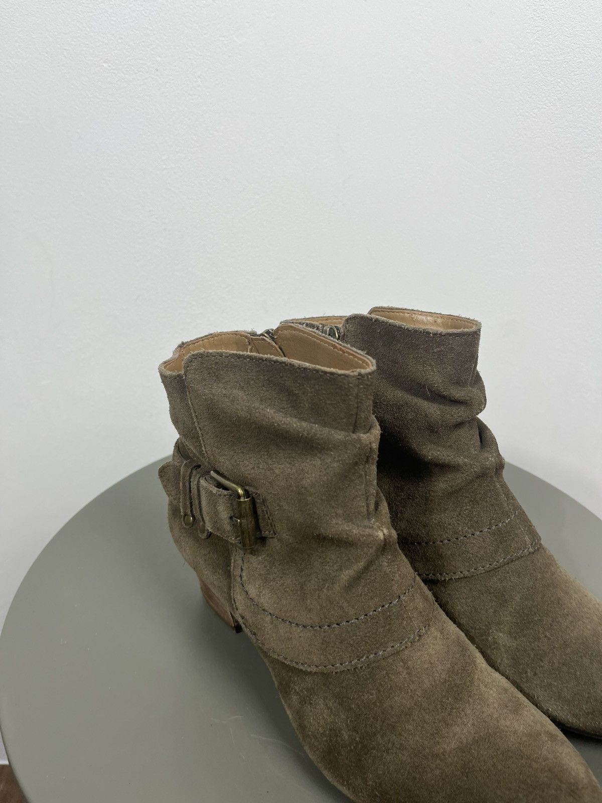 Clarks Clarks Suede Ankle Boots Buckle Low Heel Women EU 37.5 Brown Size US 6.5 / IT 36.5 - 2 Thumbnail