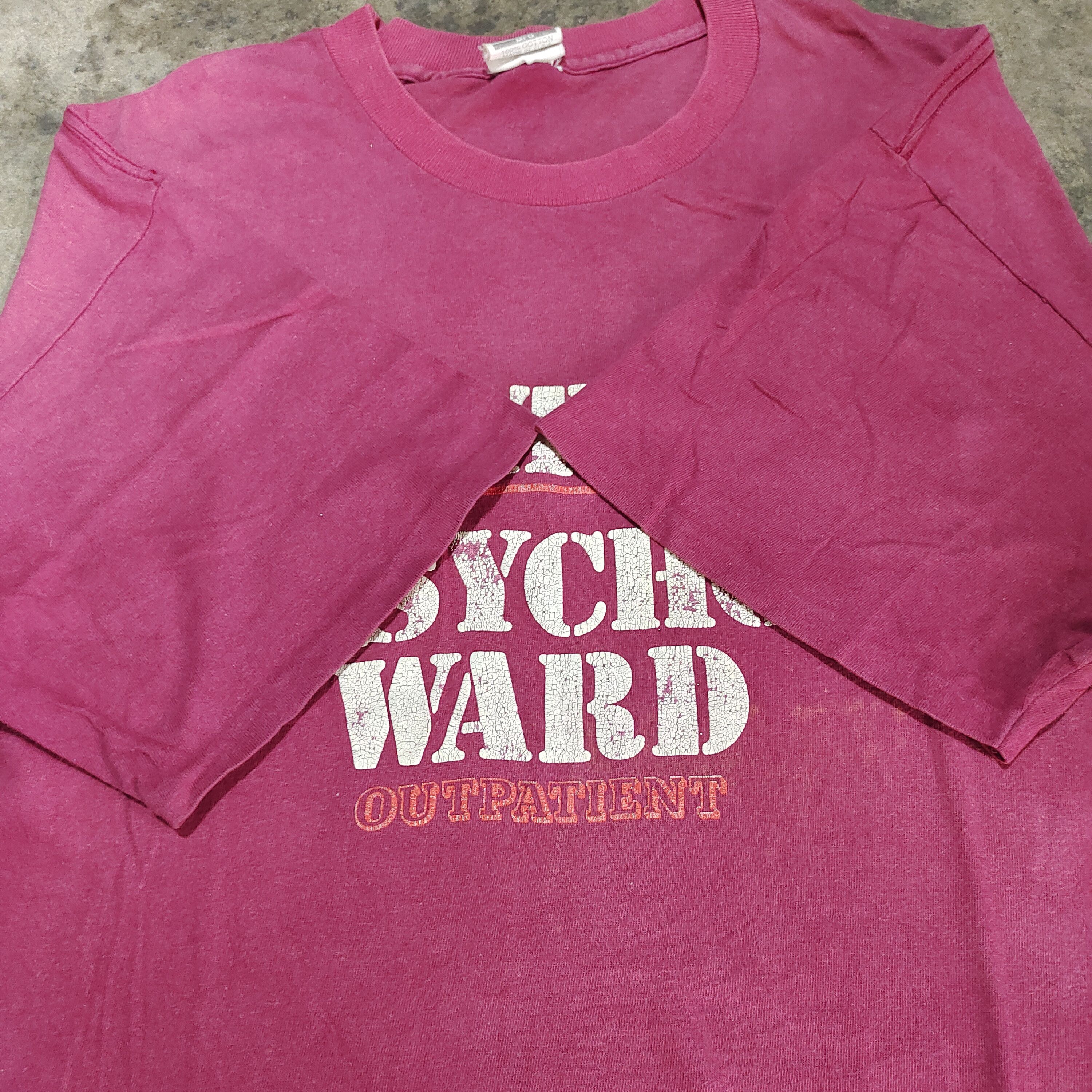Vintage VINTAGE DISTRESSED ALCATRAZ PSYCHO WARD OUTPATIENT TEES Size US L / EU 52-54 / 3 - 5 Thumbnail