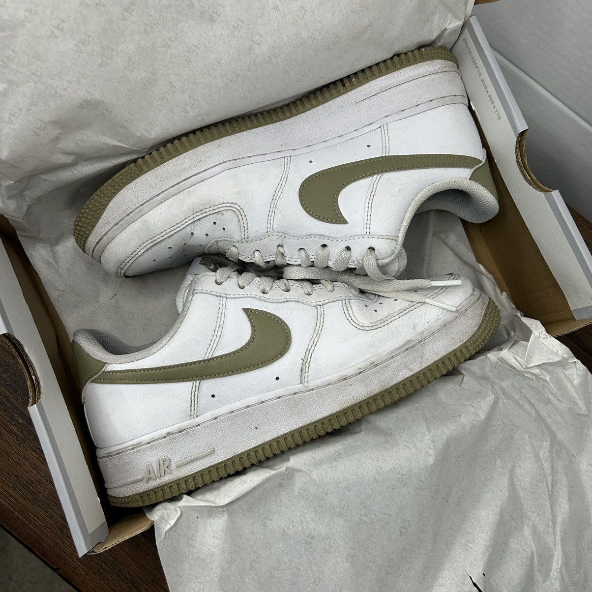 Nike Nike Air Force 1 '07 White Neutral Olive Size M7/W8.5 Size US 7 / EU 40 - 8 Thumbnail