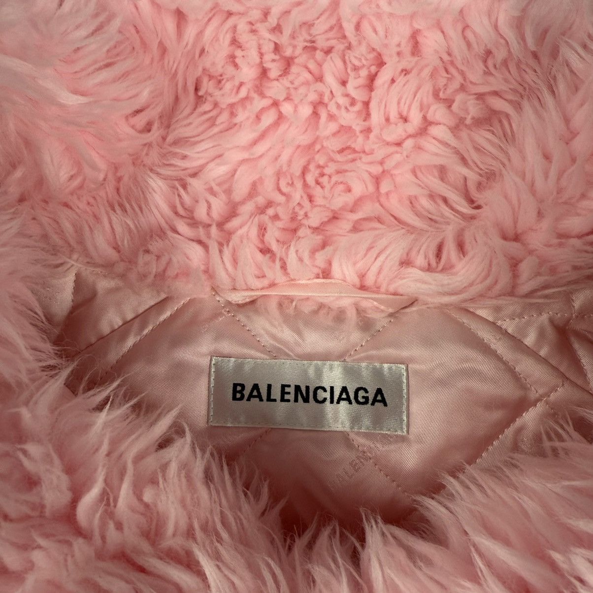 Balenciaga Balenciaga F/W20 Faux Fur Oversized ʼPink’ Coat Retail 3000$ Size S / US 4 / IT 40 - 4 Thumbnail